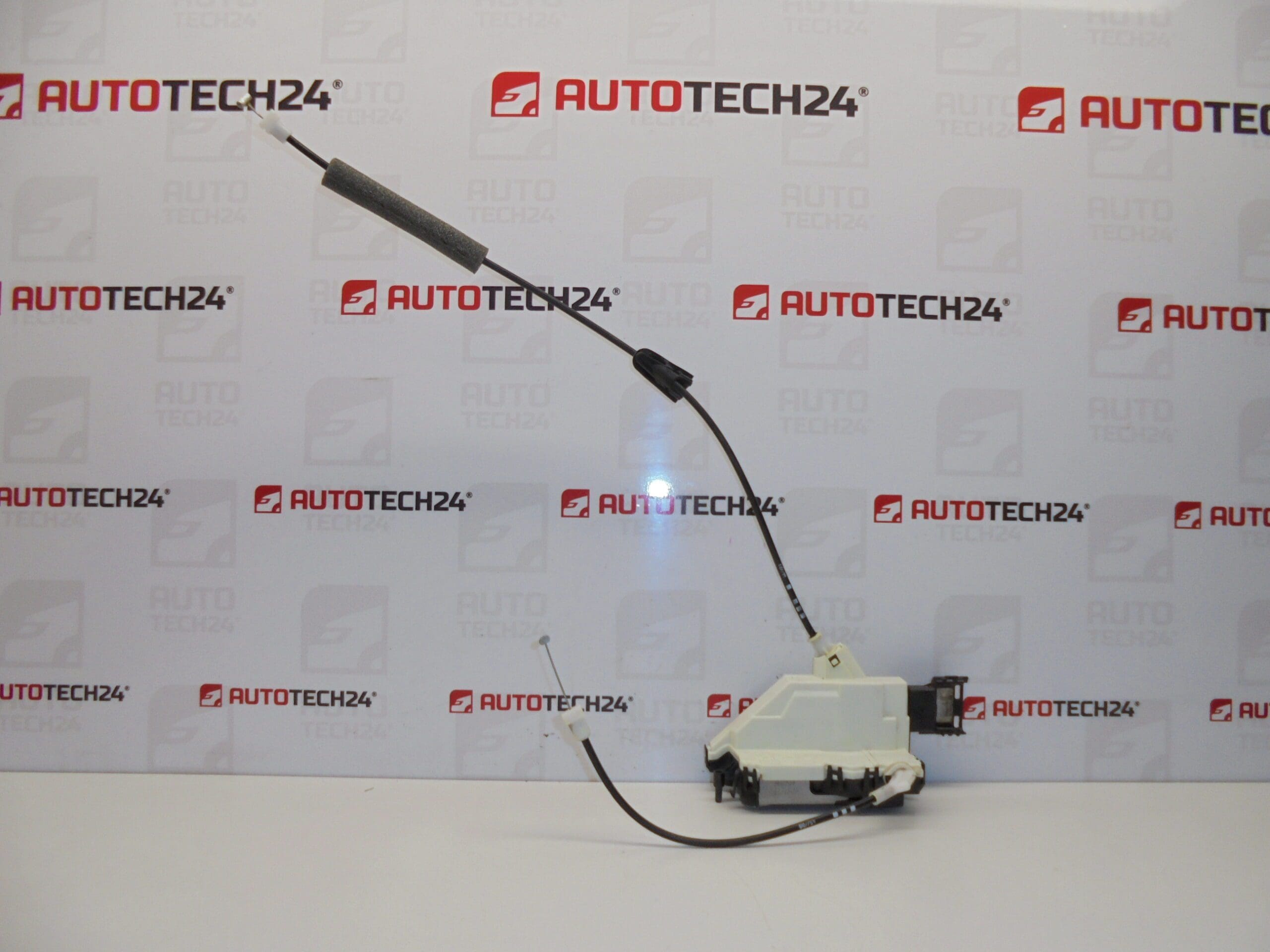 Zamek drzwi tylnych prawych Peugeot 308 9138Z3 9800617280