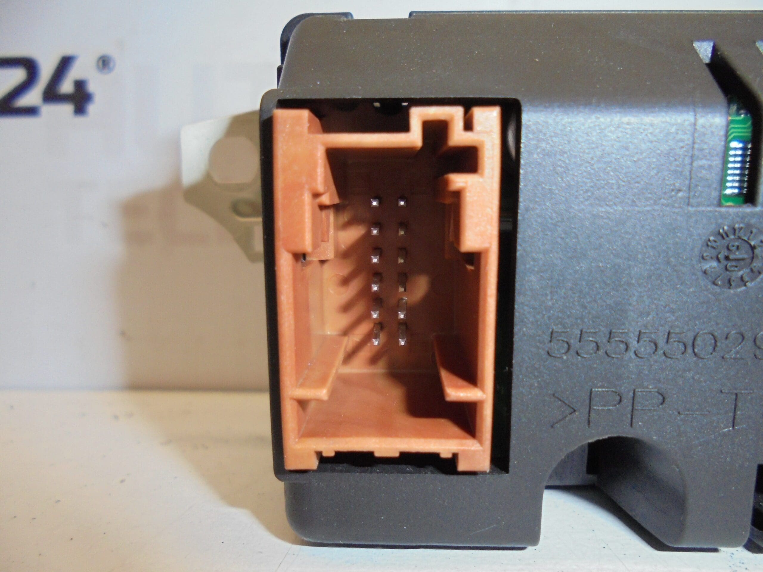 Wyświetlacz radia komputerowego Citroën Peugeot 308 9666136680 6593F4