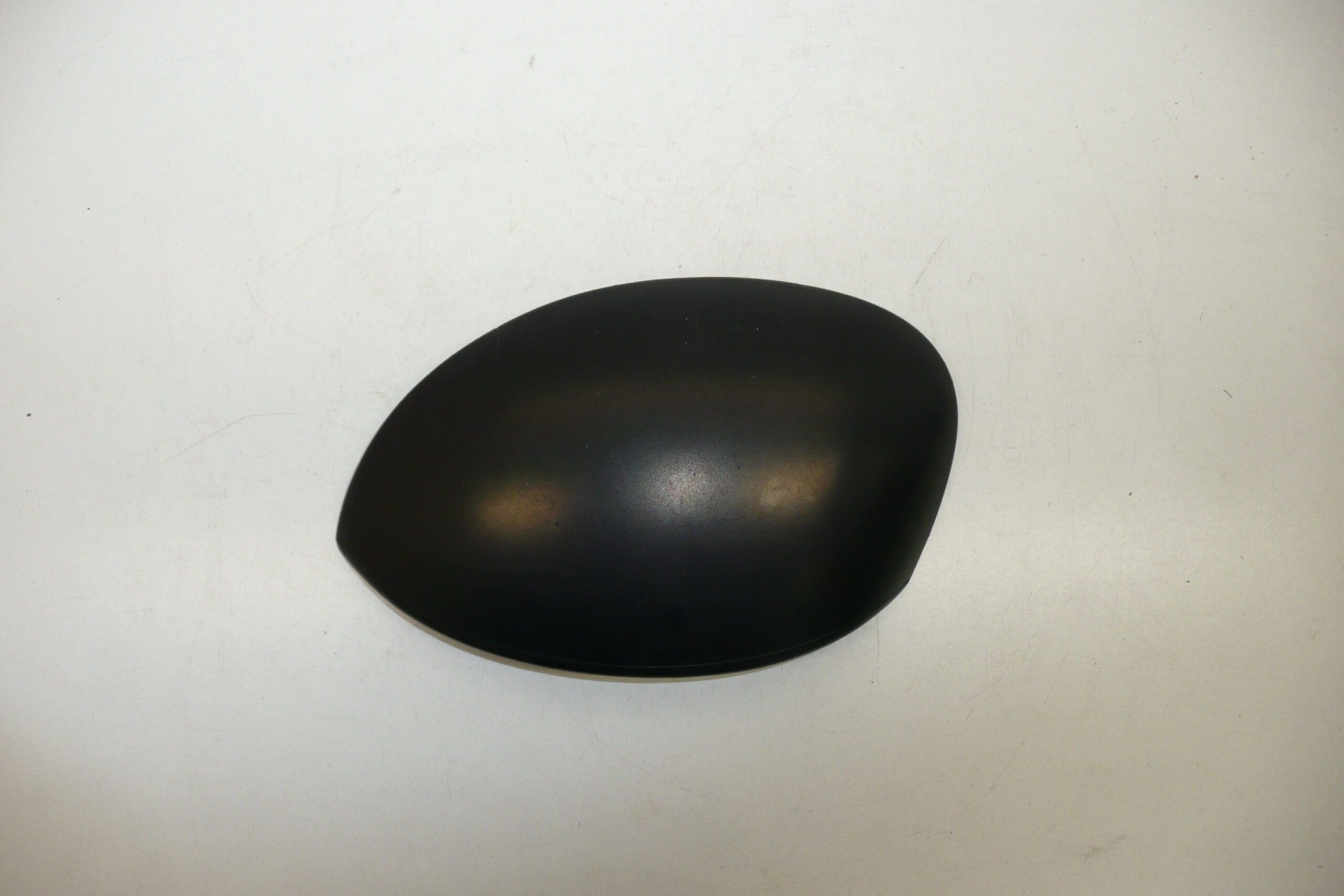 Osłona lusterka lewego Citroën Xsara Picasso czarna 815240