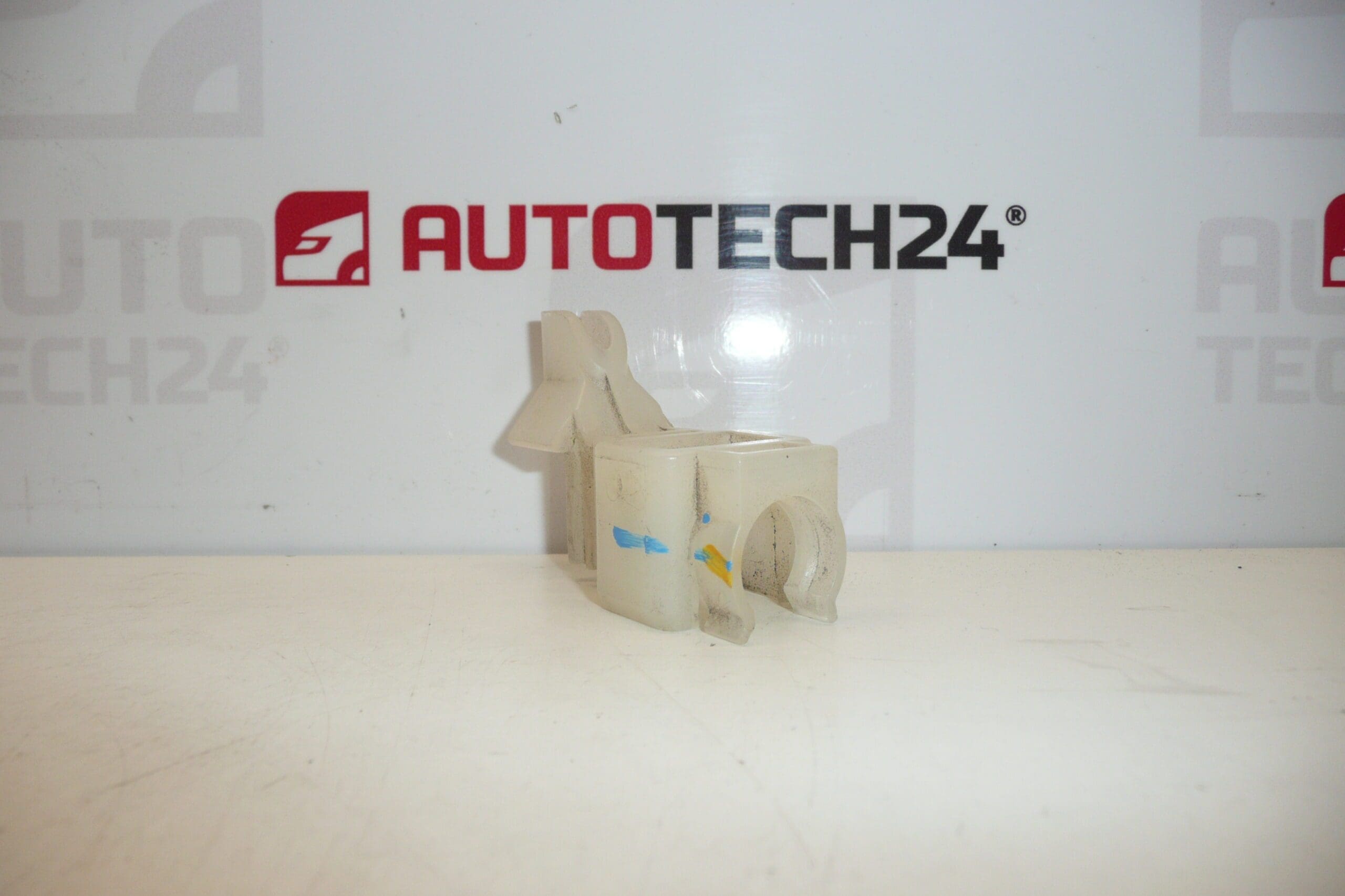 Klips paliwa Citroën Peugeot 1KR 1565Y3