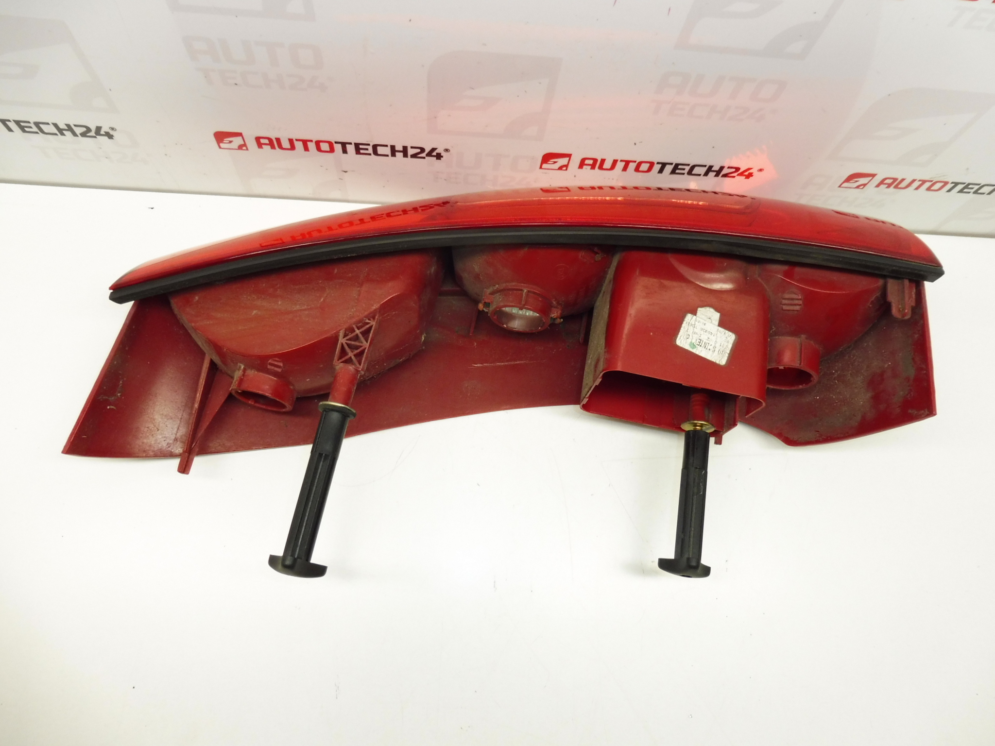 Lampa tylna lewa Peugeot 807 6350Y4