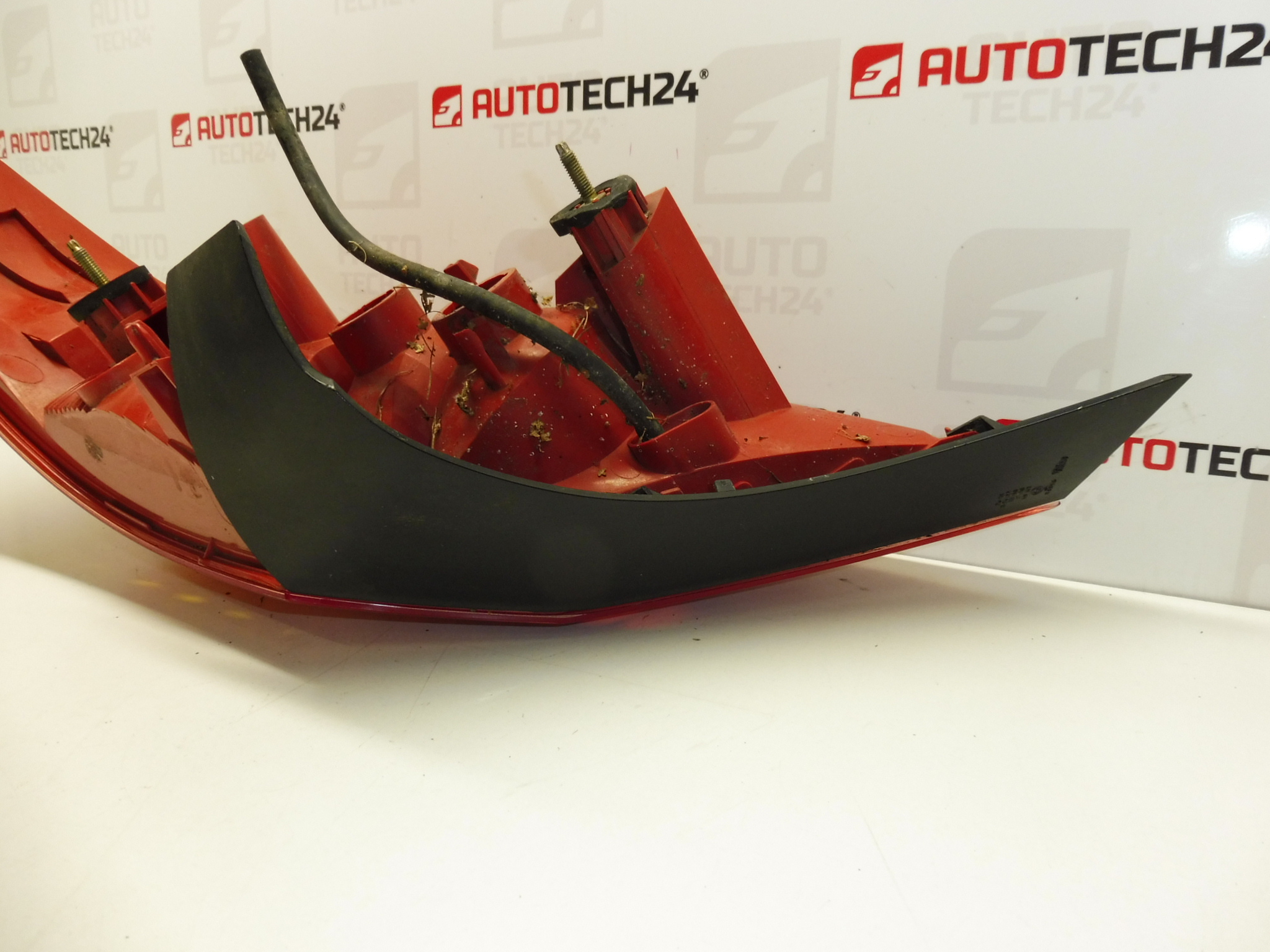 Lampa tylna lewa Peugeot 407 COUPÉ 9648537680 6350Y1