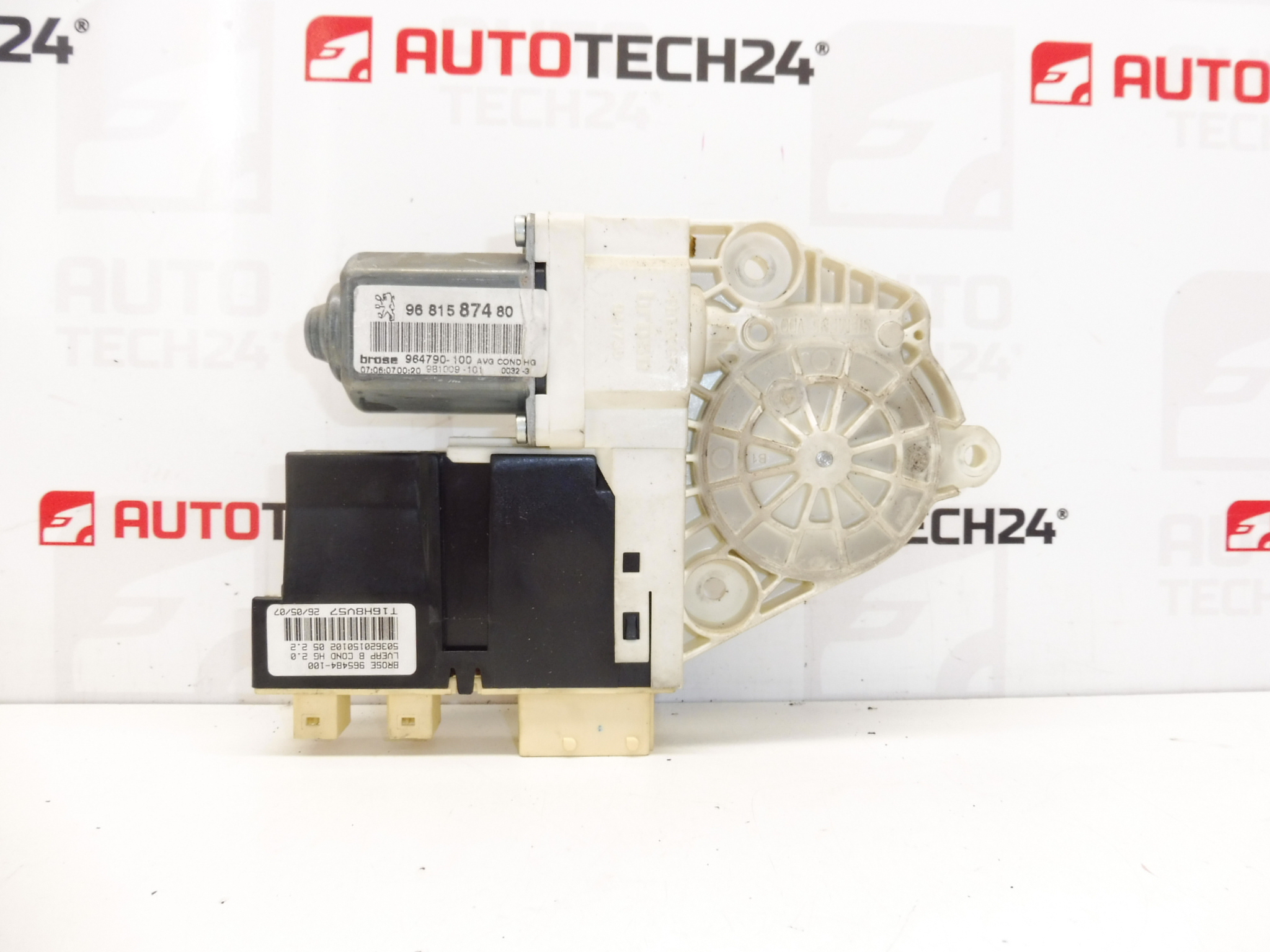 Silnik szyby przedniej lewej lewej Peugeot 307 9681587480