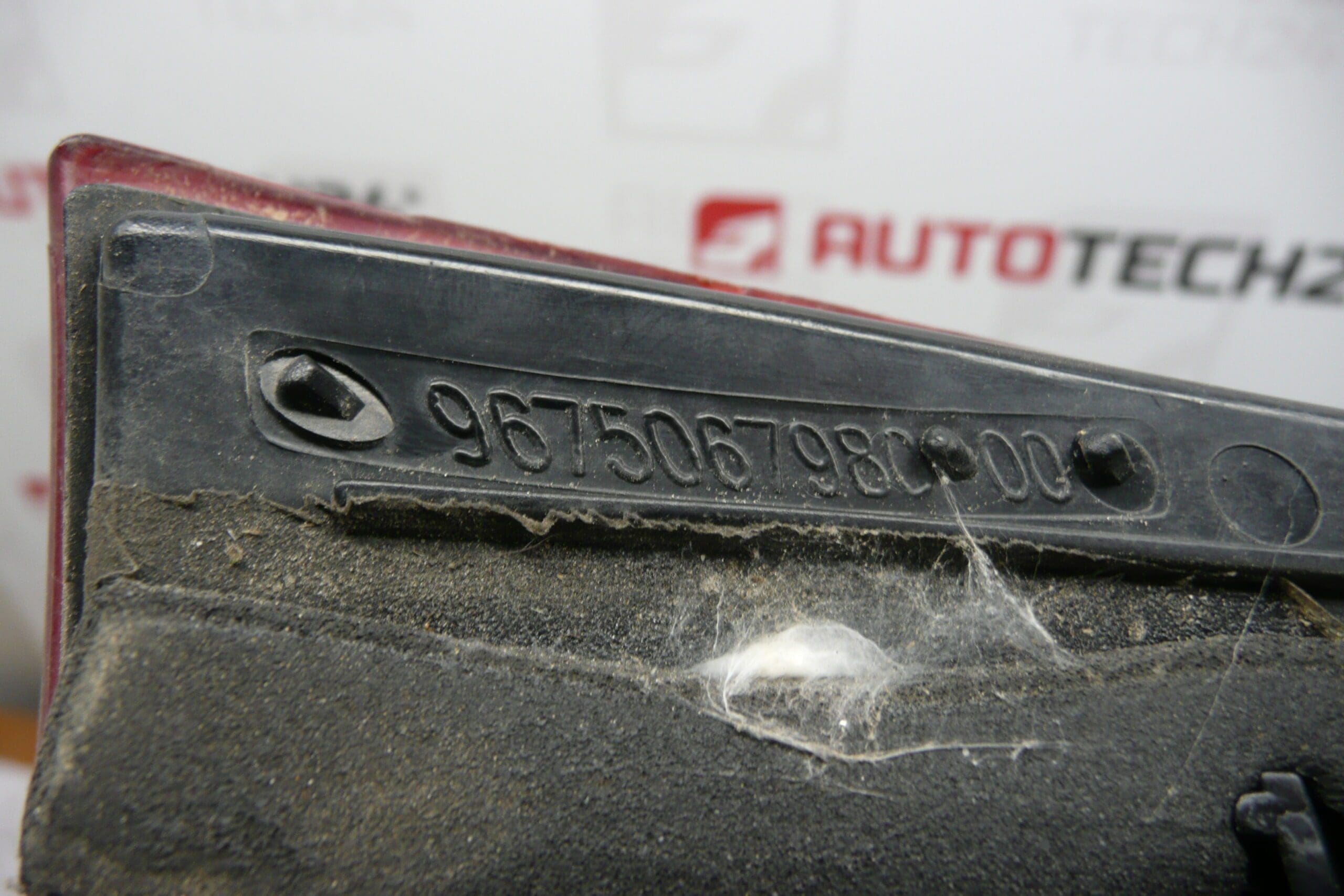 Lampa tylna lewa wewnętrzna Citroën C5 X7 9675067980 6350LW