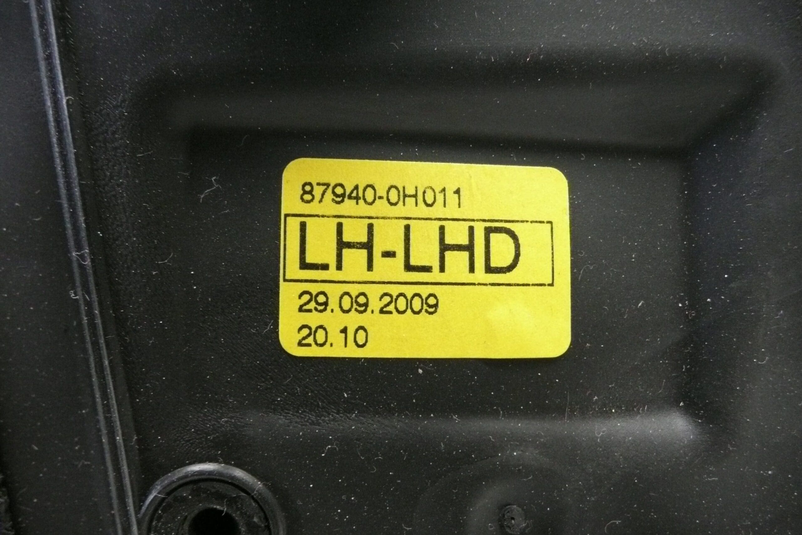 Lusterko lewe białe Citroën C1 Peugeot 107 87940-0H010 87940-0H011