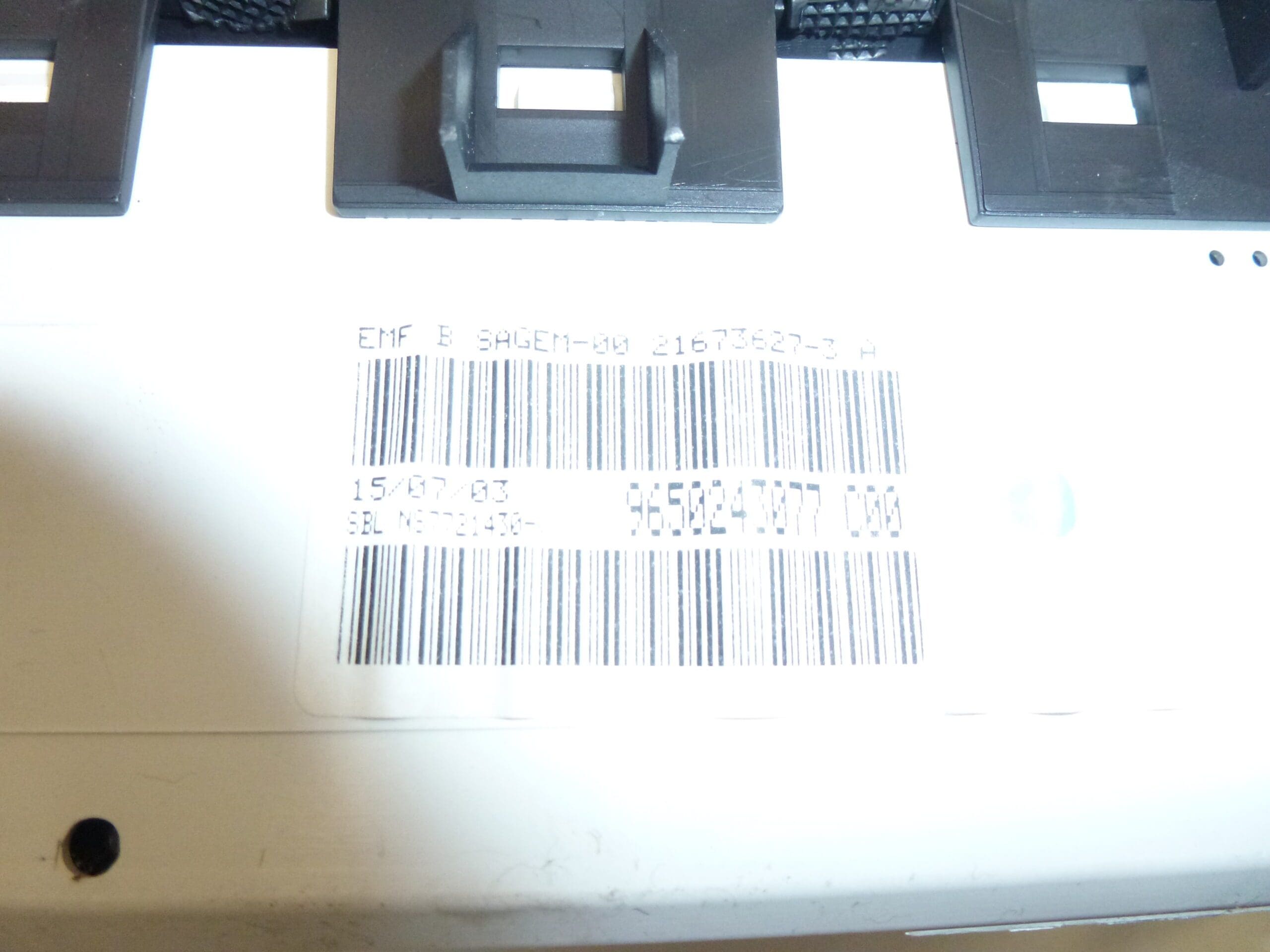 Wyświetlacz Peugeot 307 9650243077 z kaplicą