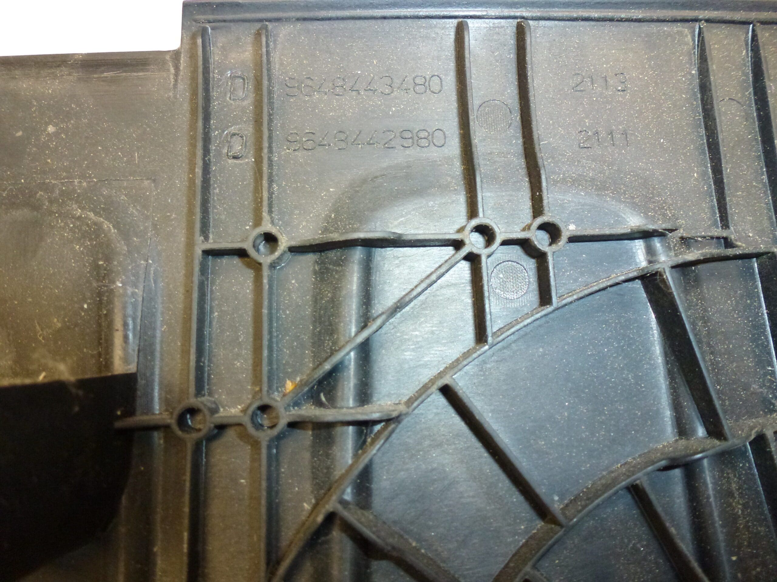 Osłona silnika 1.4 16V KFU Peugeot 9648442980 0137E0