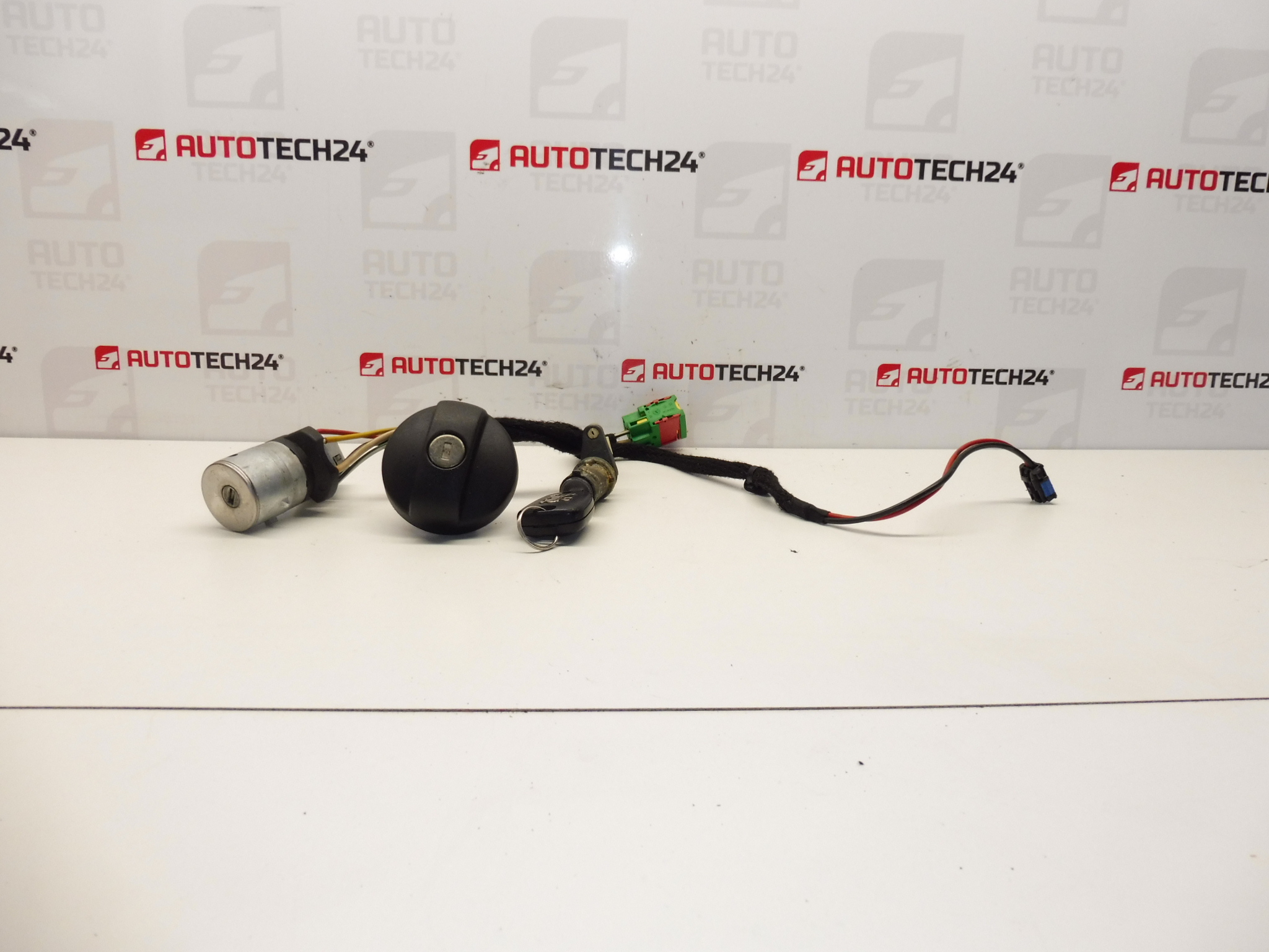 Skrzynka rozdzielcza komplet zamków 1 kluczyk Peugeot 307 4162AS 4162X4