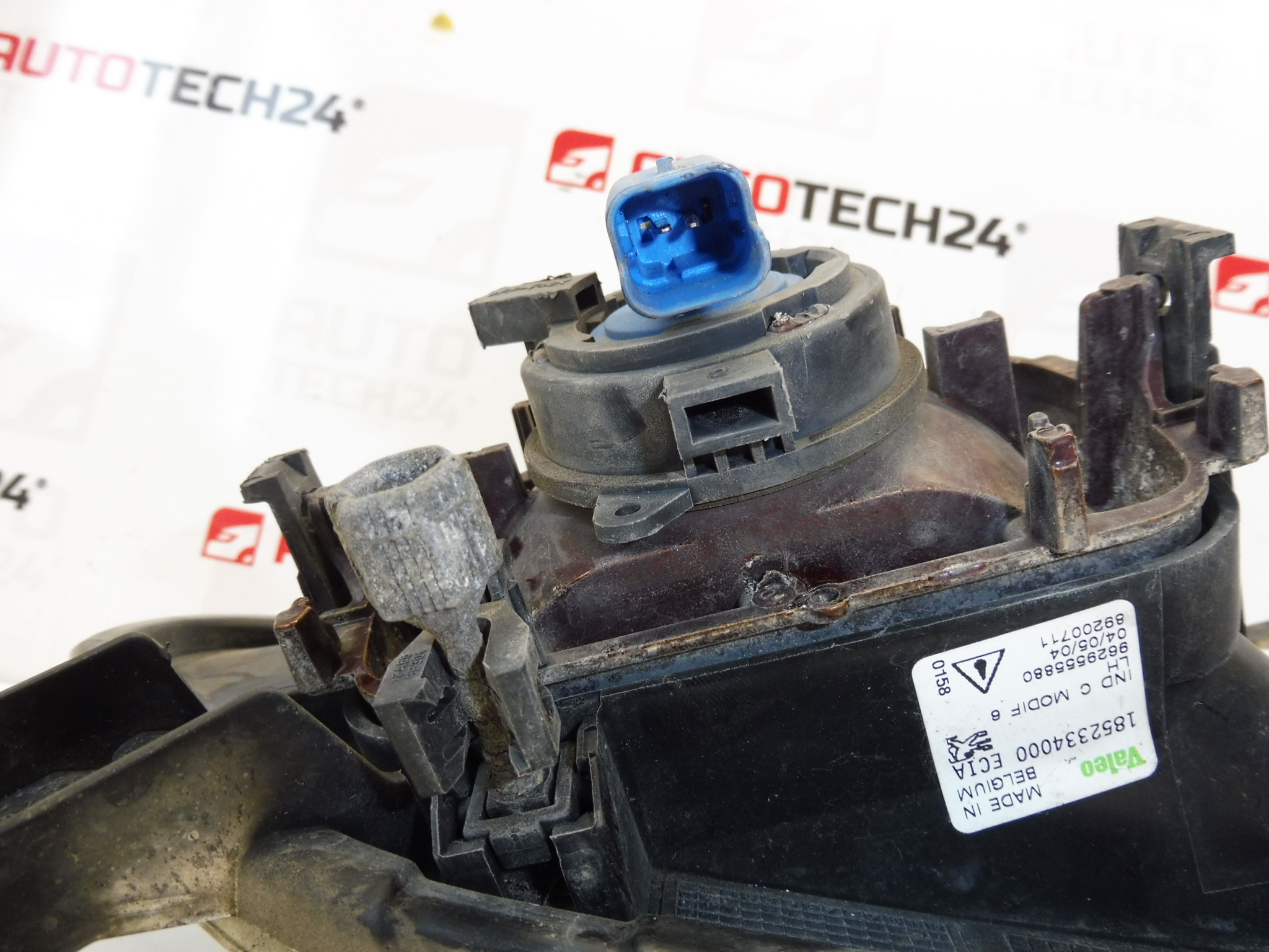 Światło przeciwmgielne lewe Peugeot 607 9629555880 89200711 6204W5