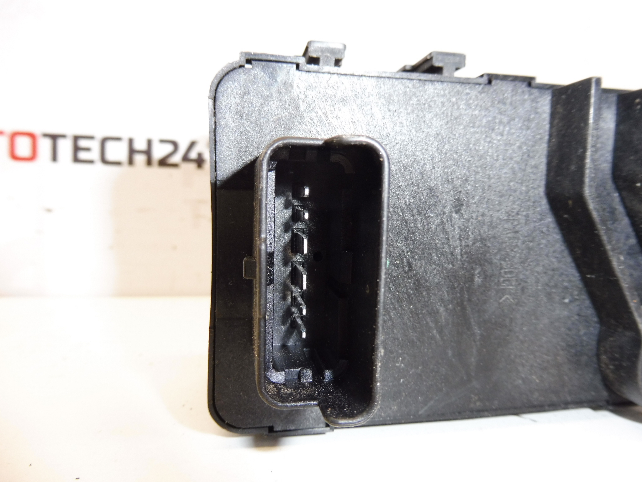 Przekaźnik żarowy Valeo Citroën Peugeot 73507712 9628756080