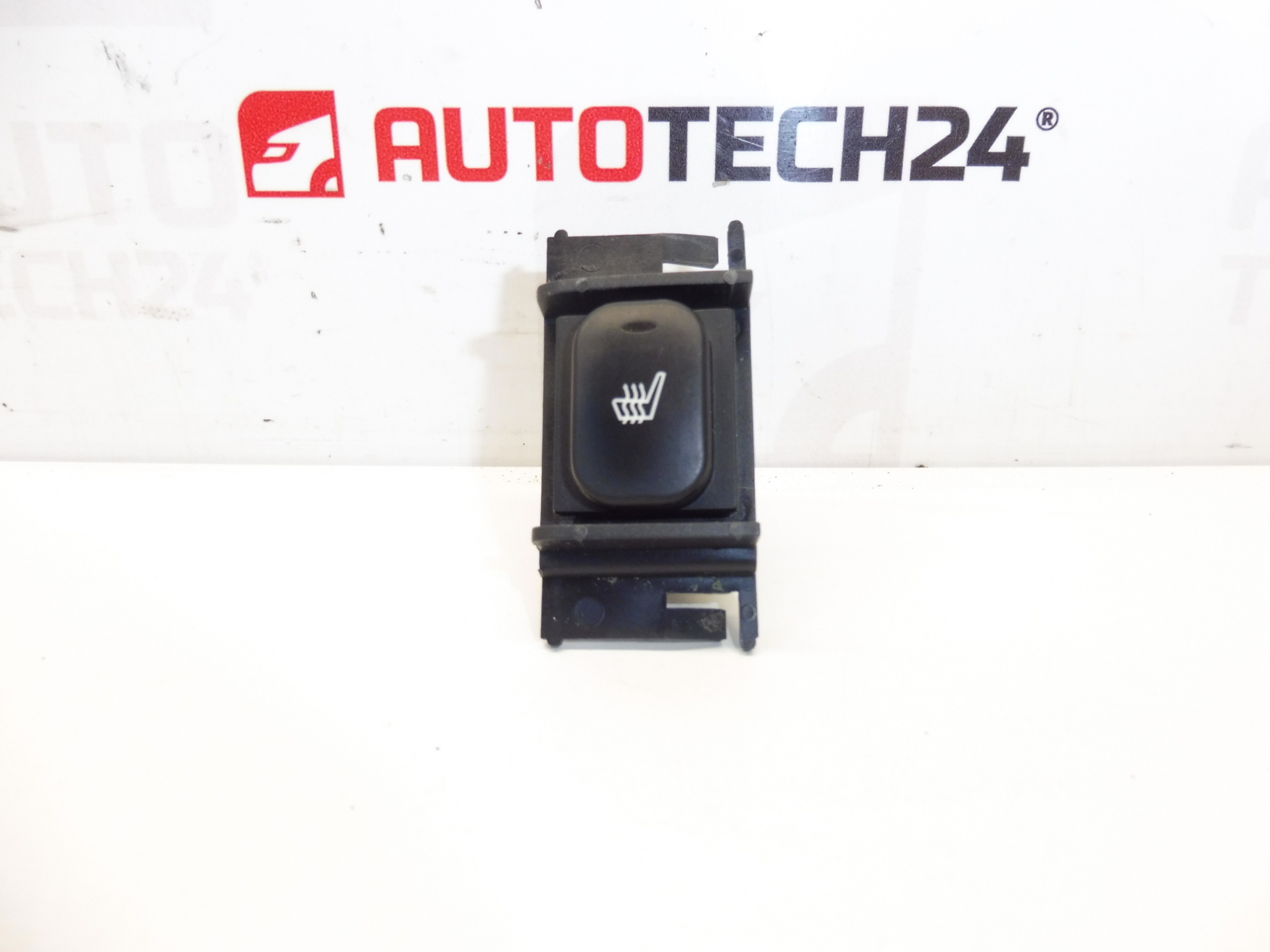 Sterowanie ogrzewaniem foteli Citroën Peugeot 96456870XT