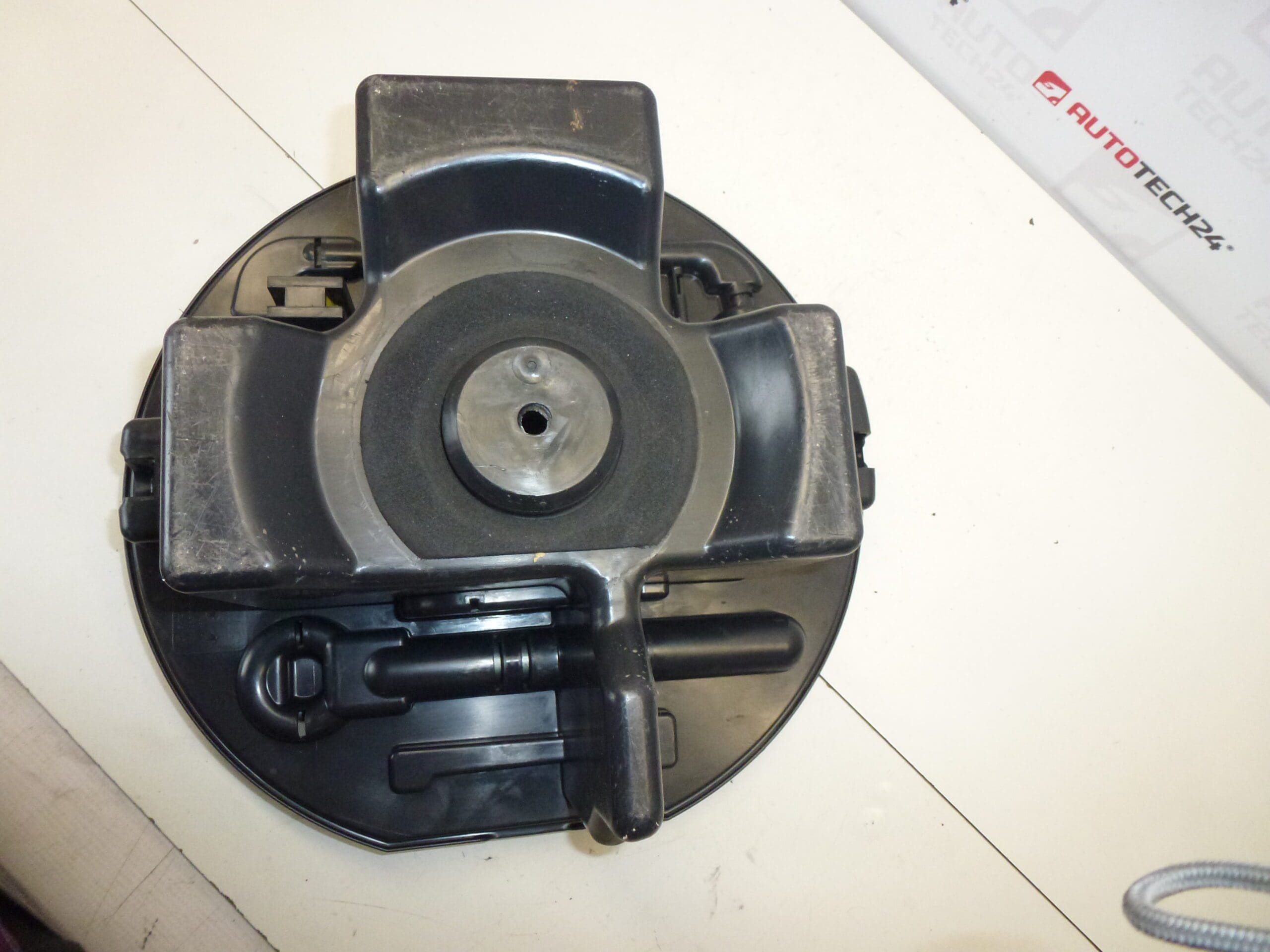 Narzędzia, dźwignia, kluczyk, ucho holownicze Citroën C4