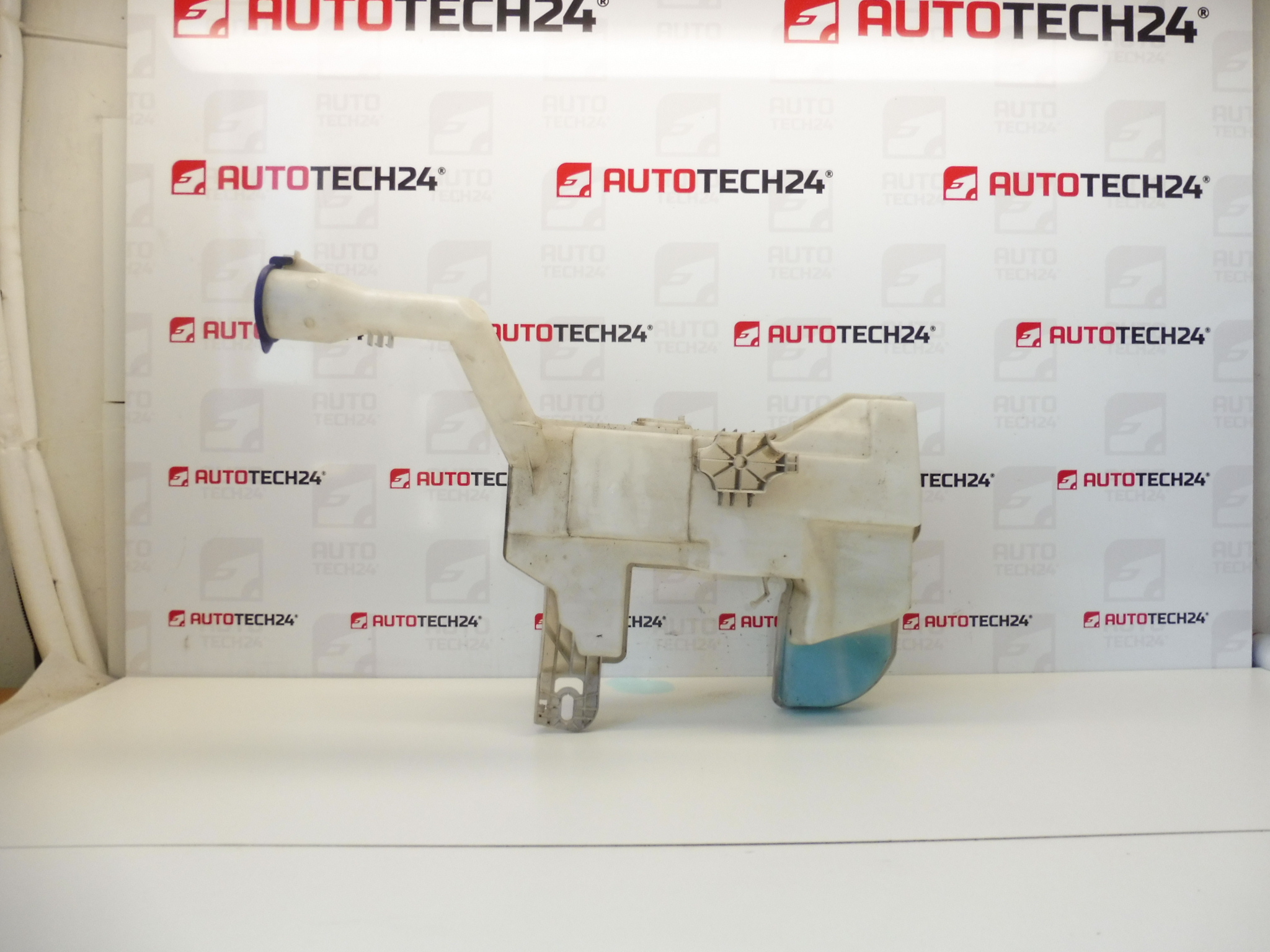 Zbiornik spryskiwacza Citroën C5 X7 9683488280 9682177680 9683486480 6431L1