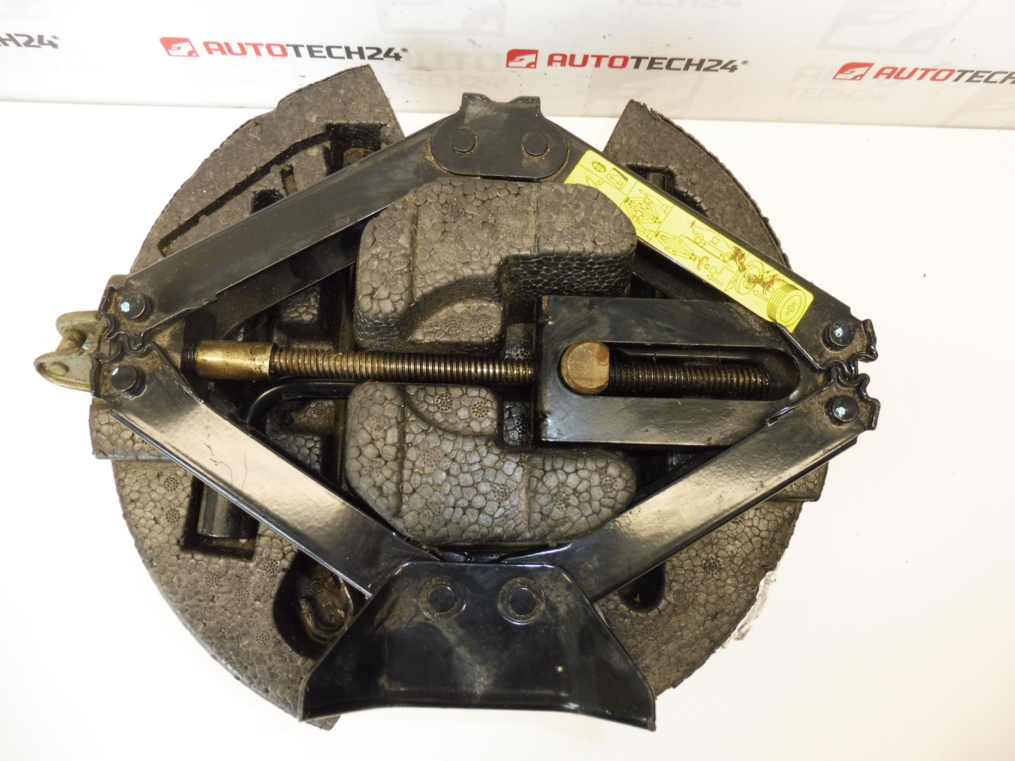 Narzędzie dźwigni, klucz do kół, ucho do holowania Citroën C5 I