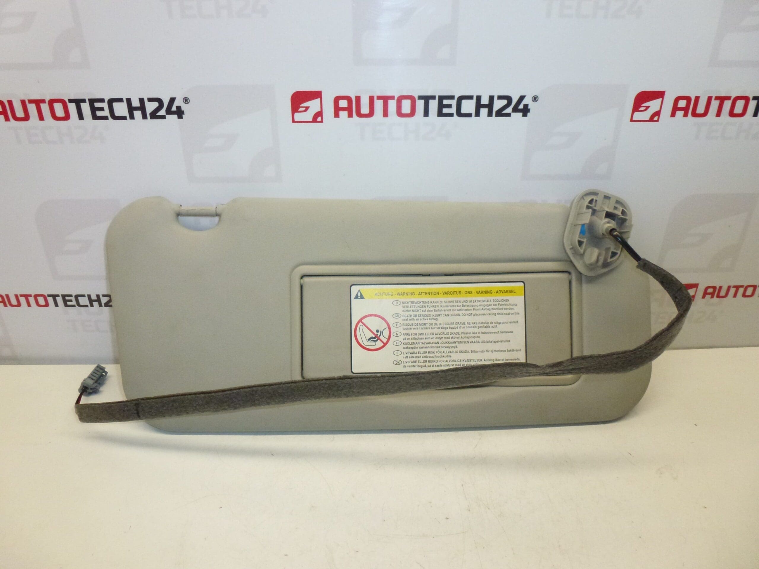 Osłona przeciwsłoneczna pasażera Citroën Peugeot 8143NA