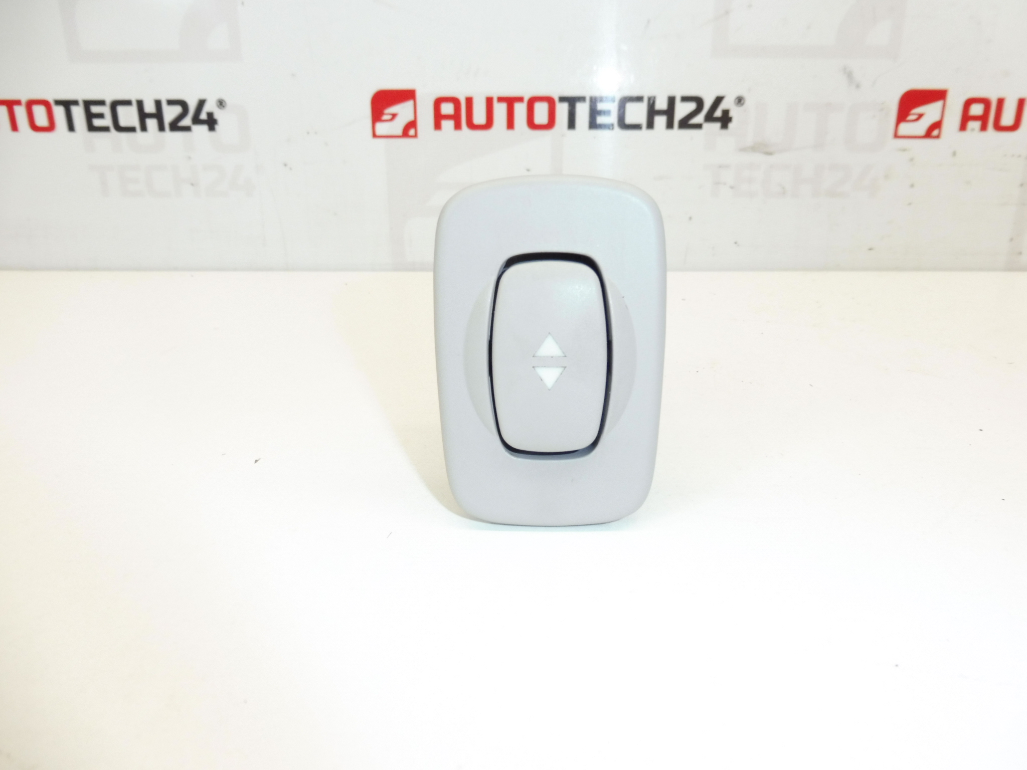 Sterowanie osłoną przeciwsłoneczną Citroën C5 X7 96627830BJ 6490F4