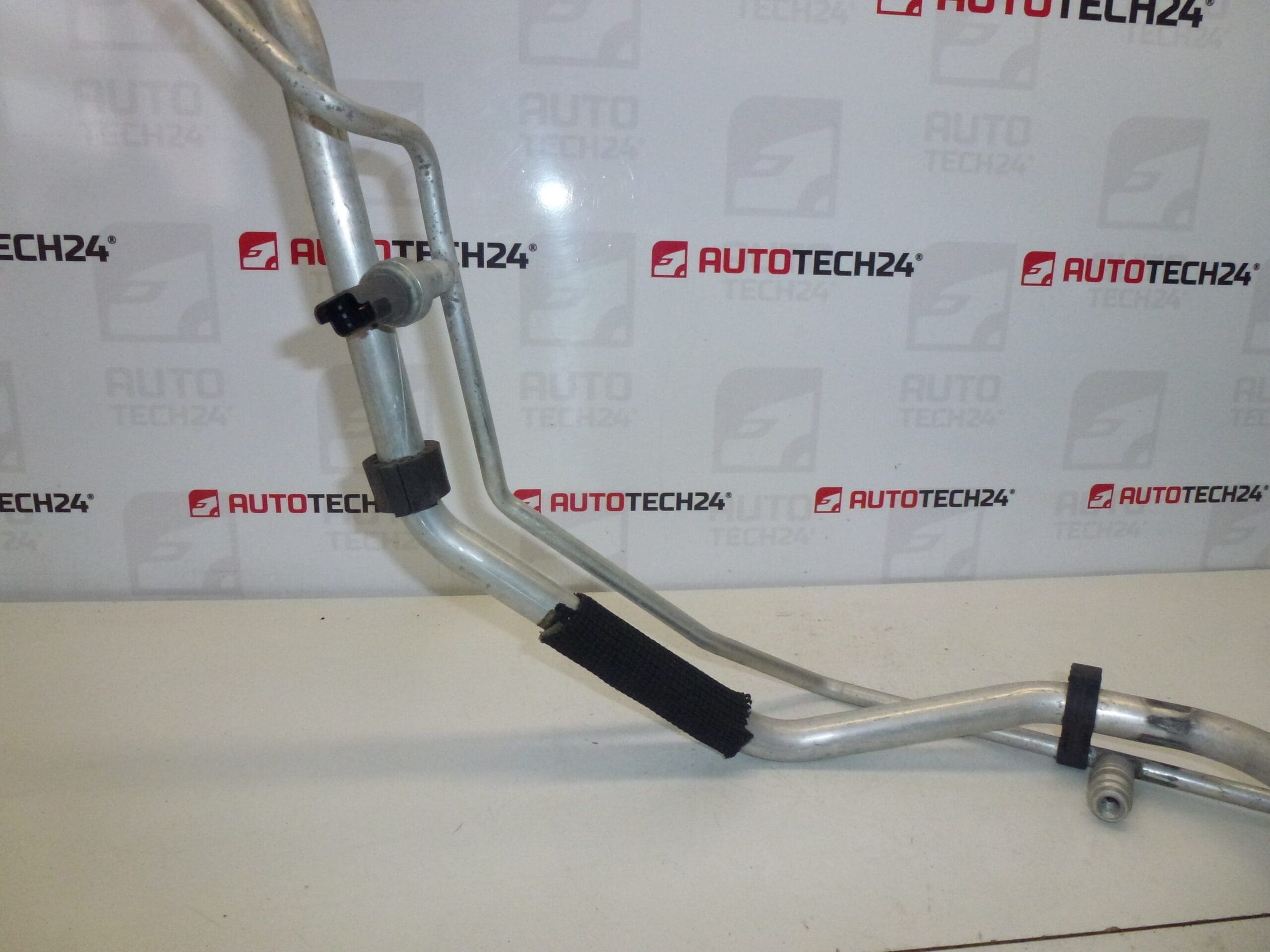 Przewód klimatyzacji Citroën Peugeot 9658201280 647741