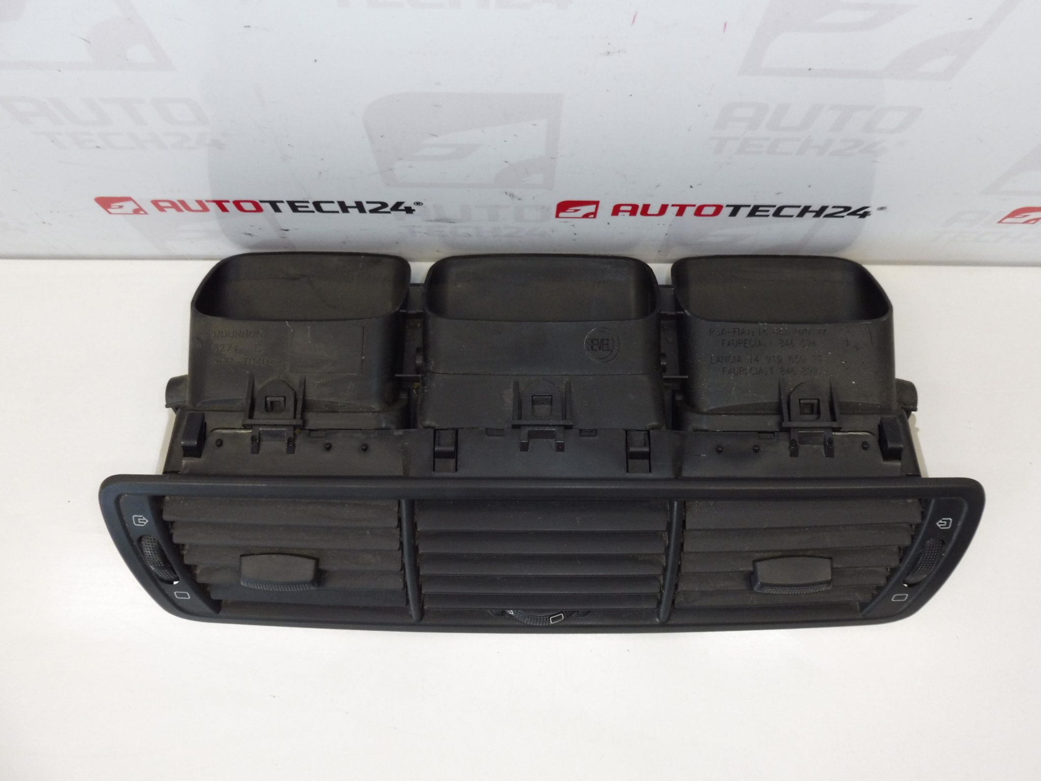 Nawiew środkowy Citroën C8 Peugeot 807 1484107077 1491965077 8264X4