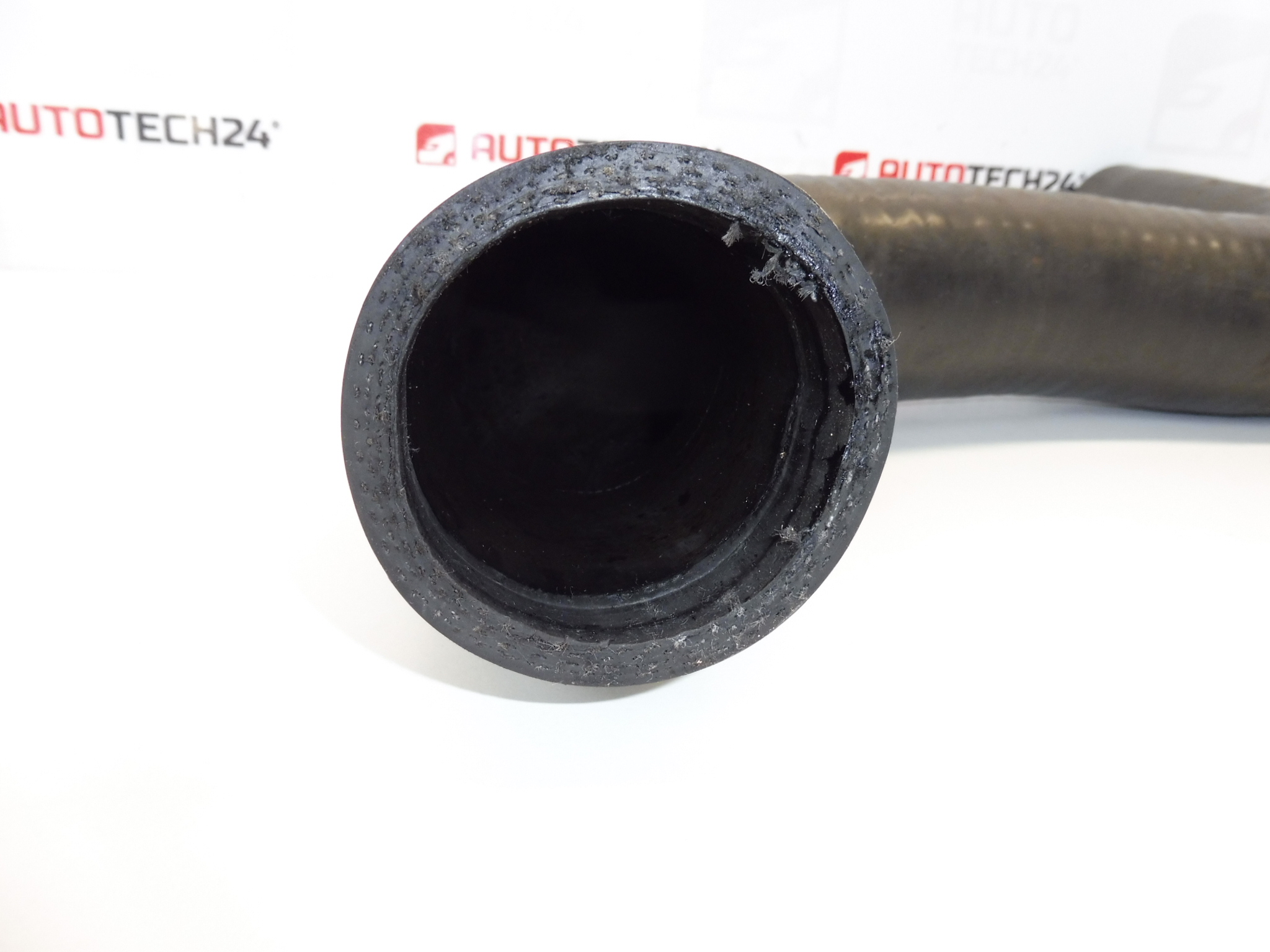 Króciec powietrza intercoolera Citroën Peugeot 2.2 HDI 0382HG