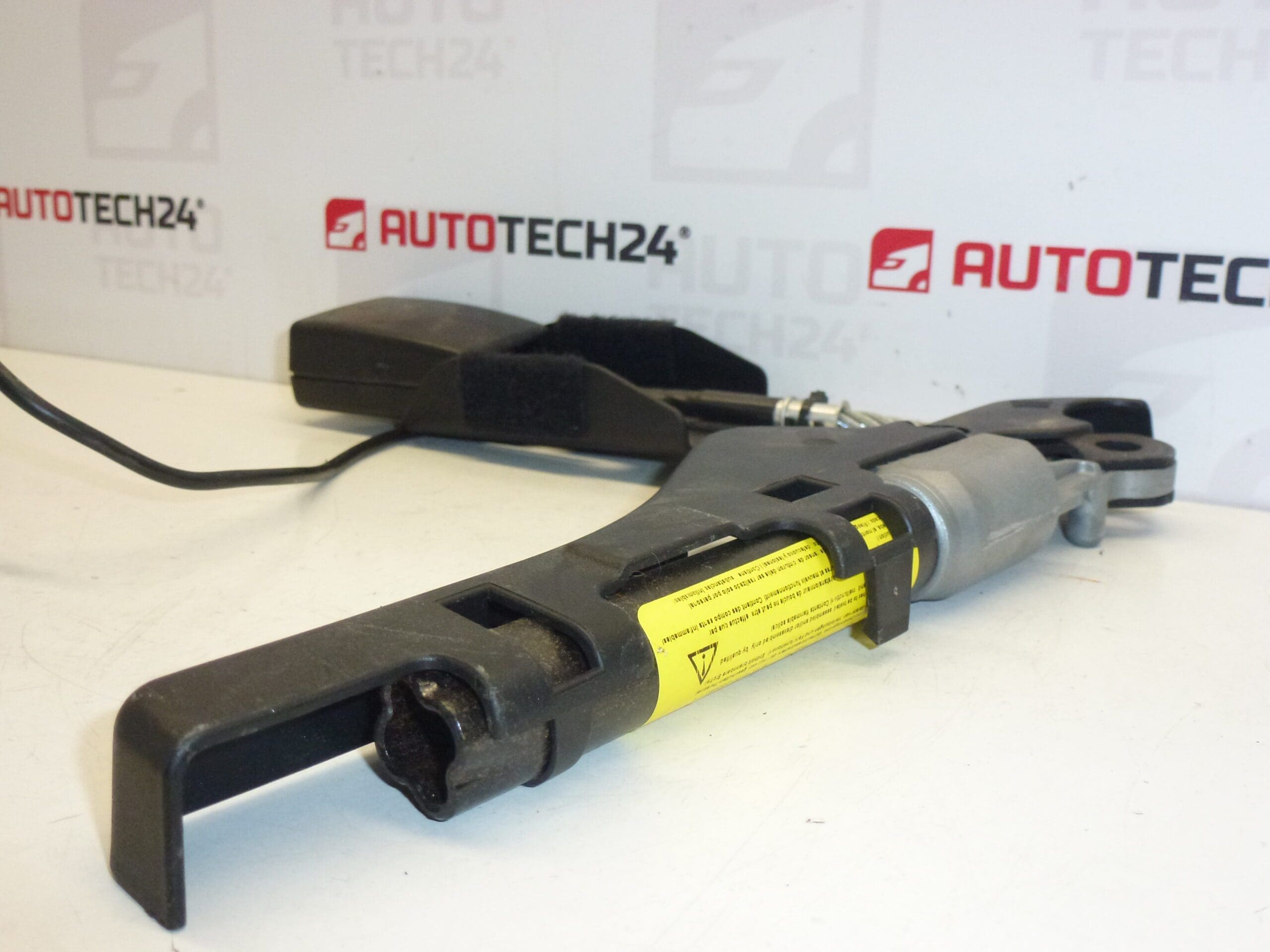 Napinacz prawy Citroën C2 C3 9639873877 8973TG