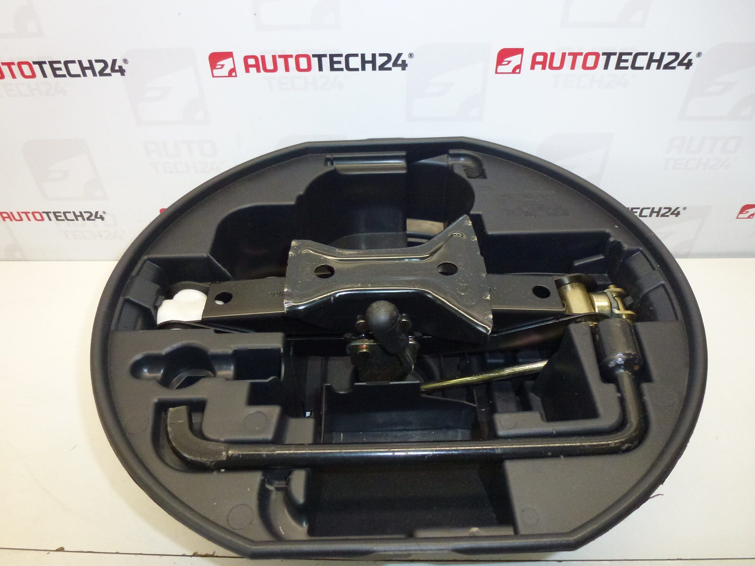 Narzędzia, dźwignia, kluczyk, ucho holownicze Citroën C3 PLURIEL