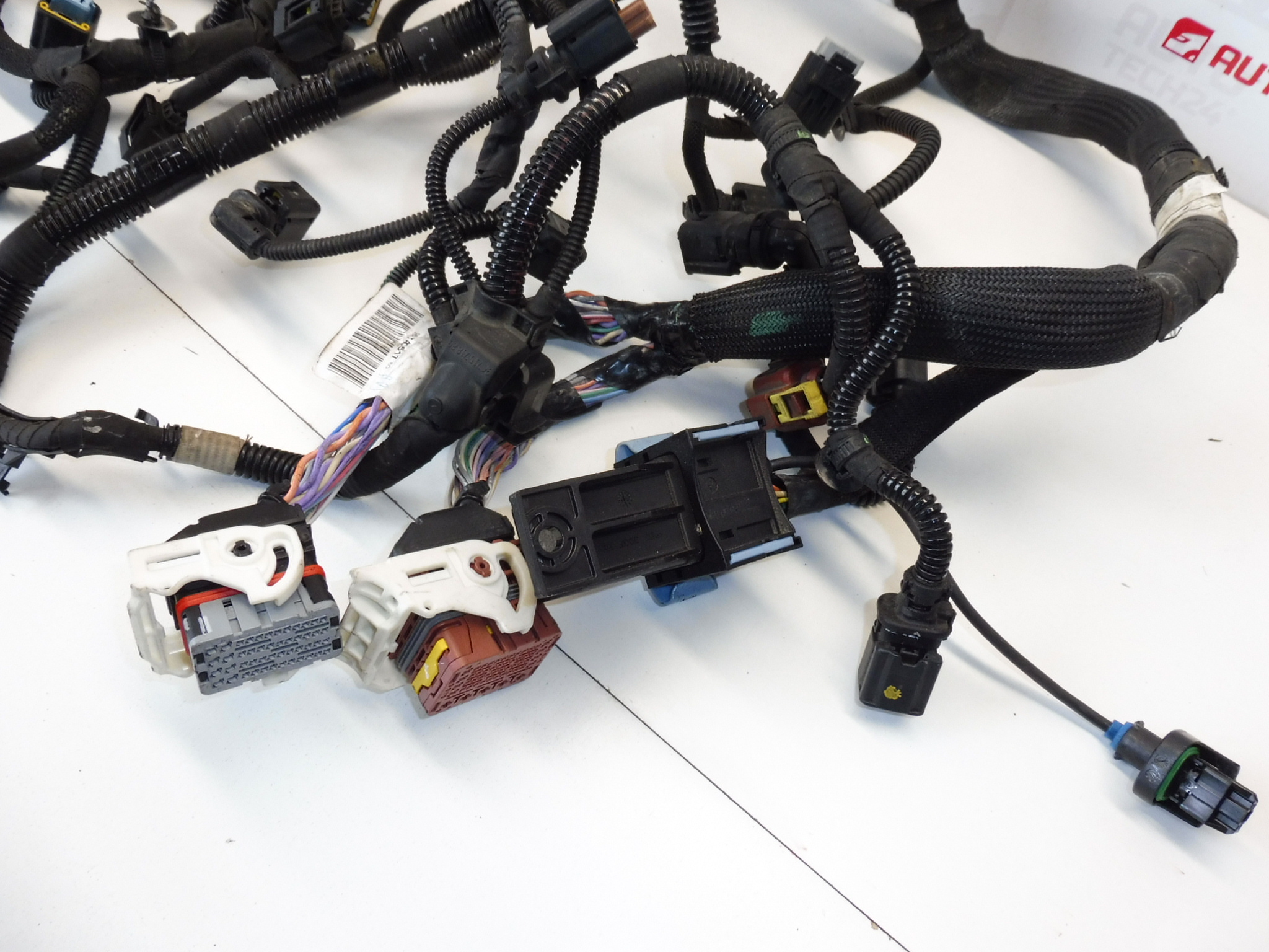 Zespół silnika głównego 1.6 e-HDI Citroën Peugeot 9674051780 6585L0 9678303980