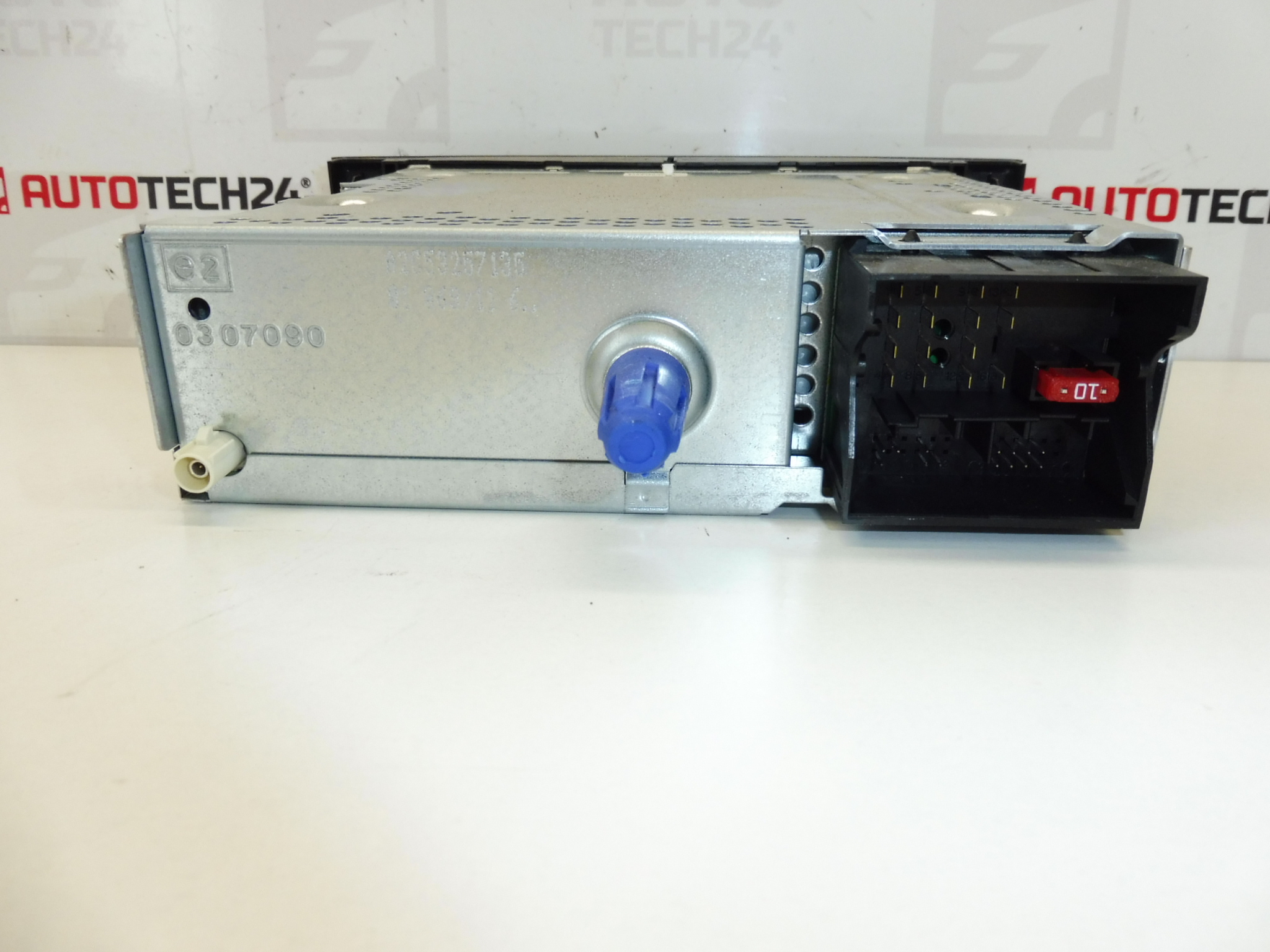 Radio samochodowe CD Continental RD4N1M Peugeot 308 96766652XH 6574QR