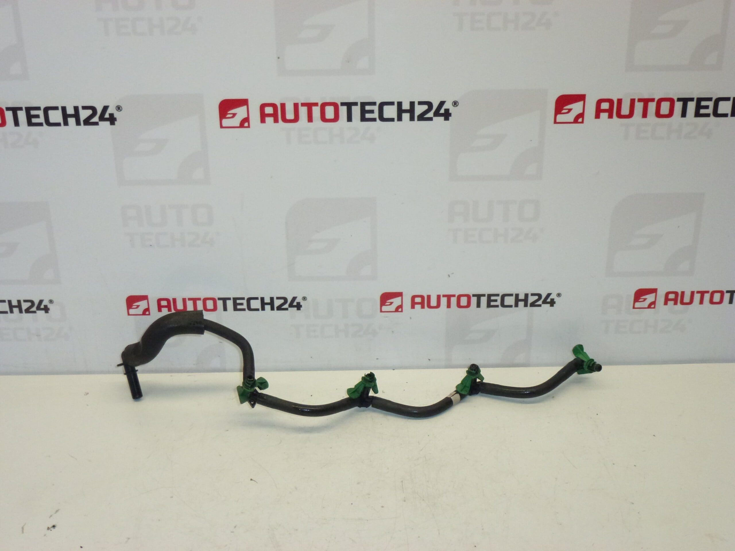 Węże przelewowe Citroën Peugeot 9676245280 9676290580 1574JK