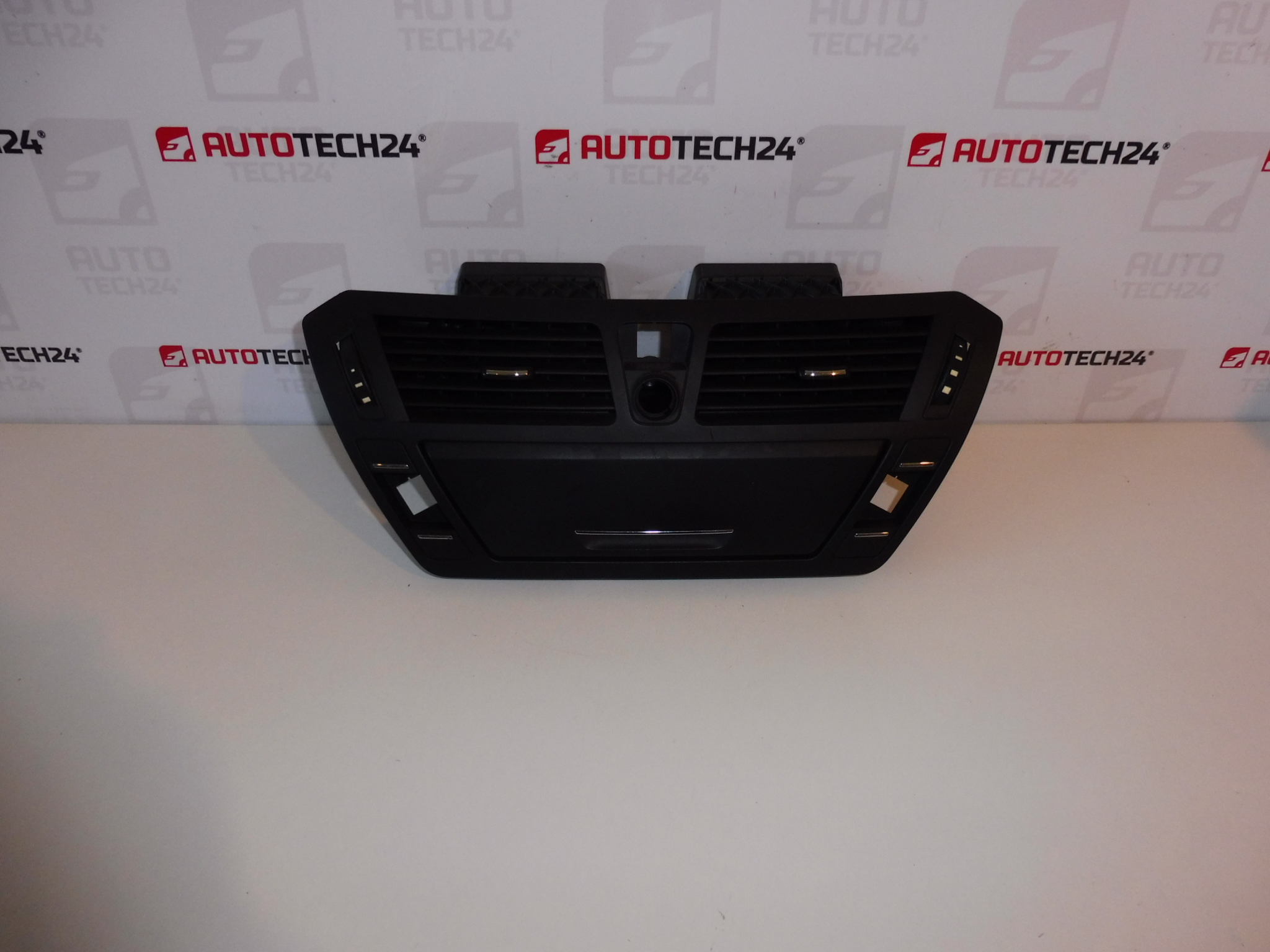Ramka radia samochodowego Citroën C4 Picasso 96832655ZD 8265AK