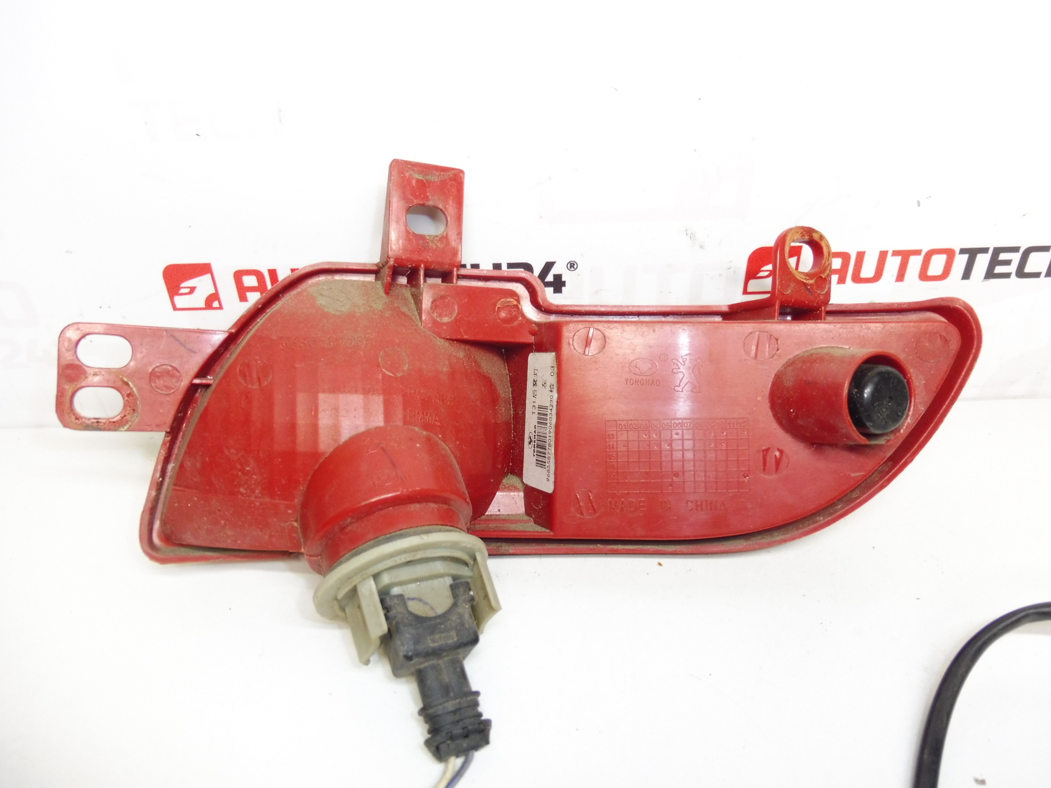 Lampa przeciwmgielna tylna lewa Peugeot 206+ 9685587780 6350HA