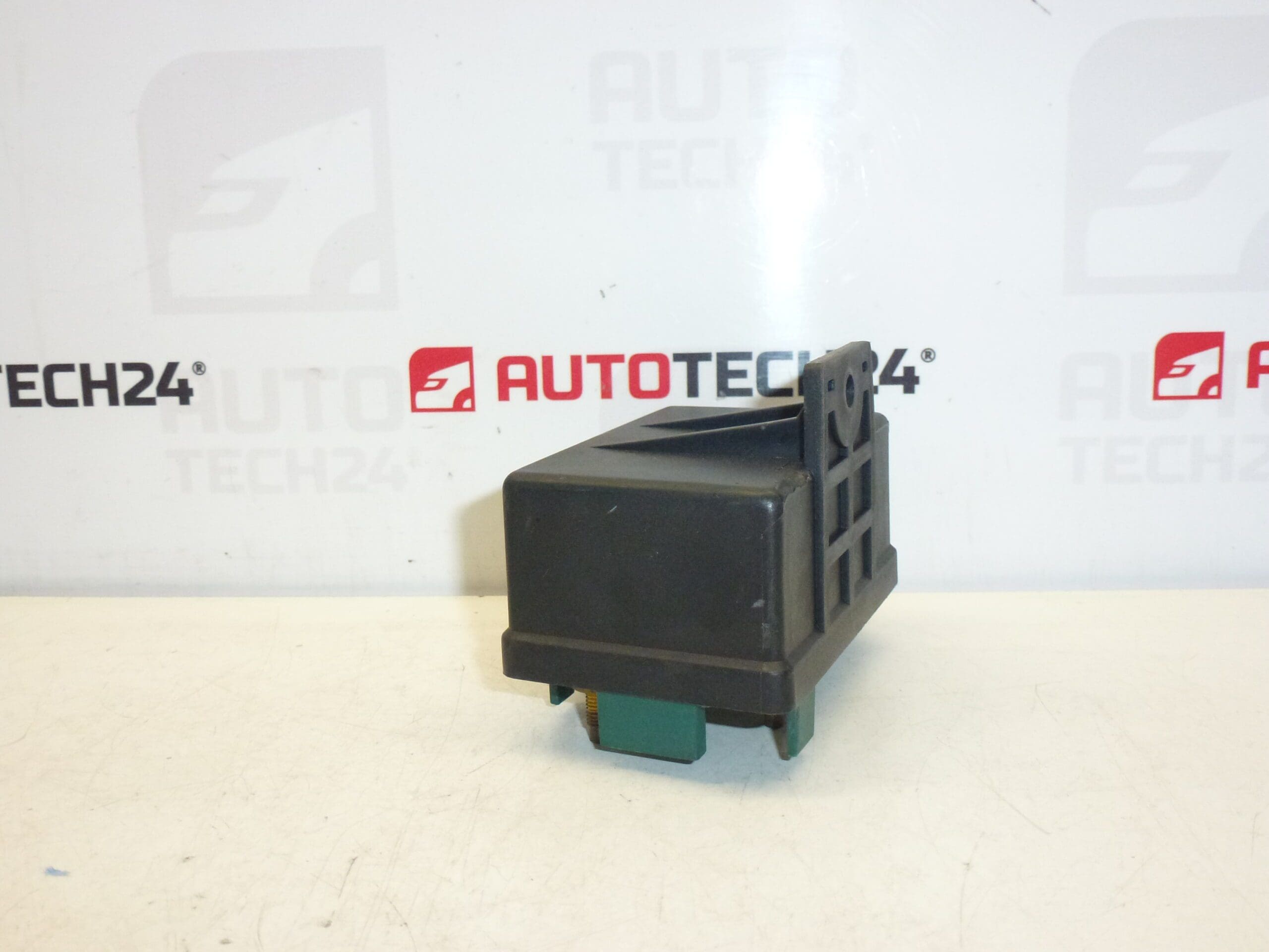 Przekaźnik żarowy NAGARES Citroën Peugeot 9616582380