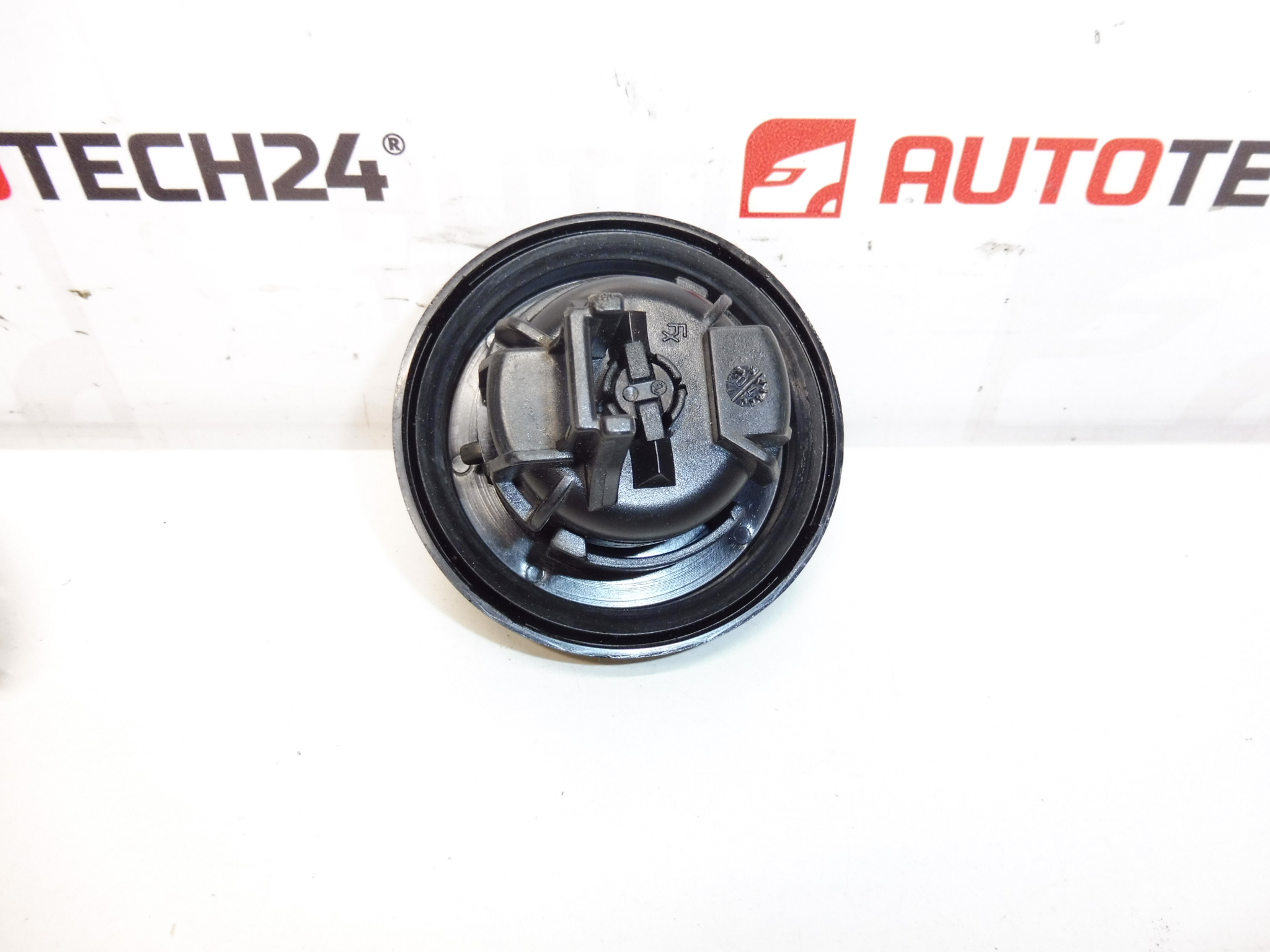 Skrzynka rozdzielcza, korek wlewu paliwa, 1 kluczyk Peugeot 307 4162AS 4162X4