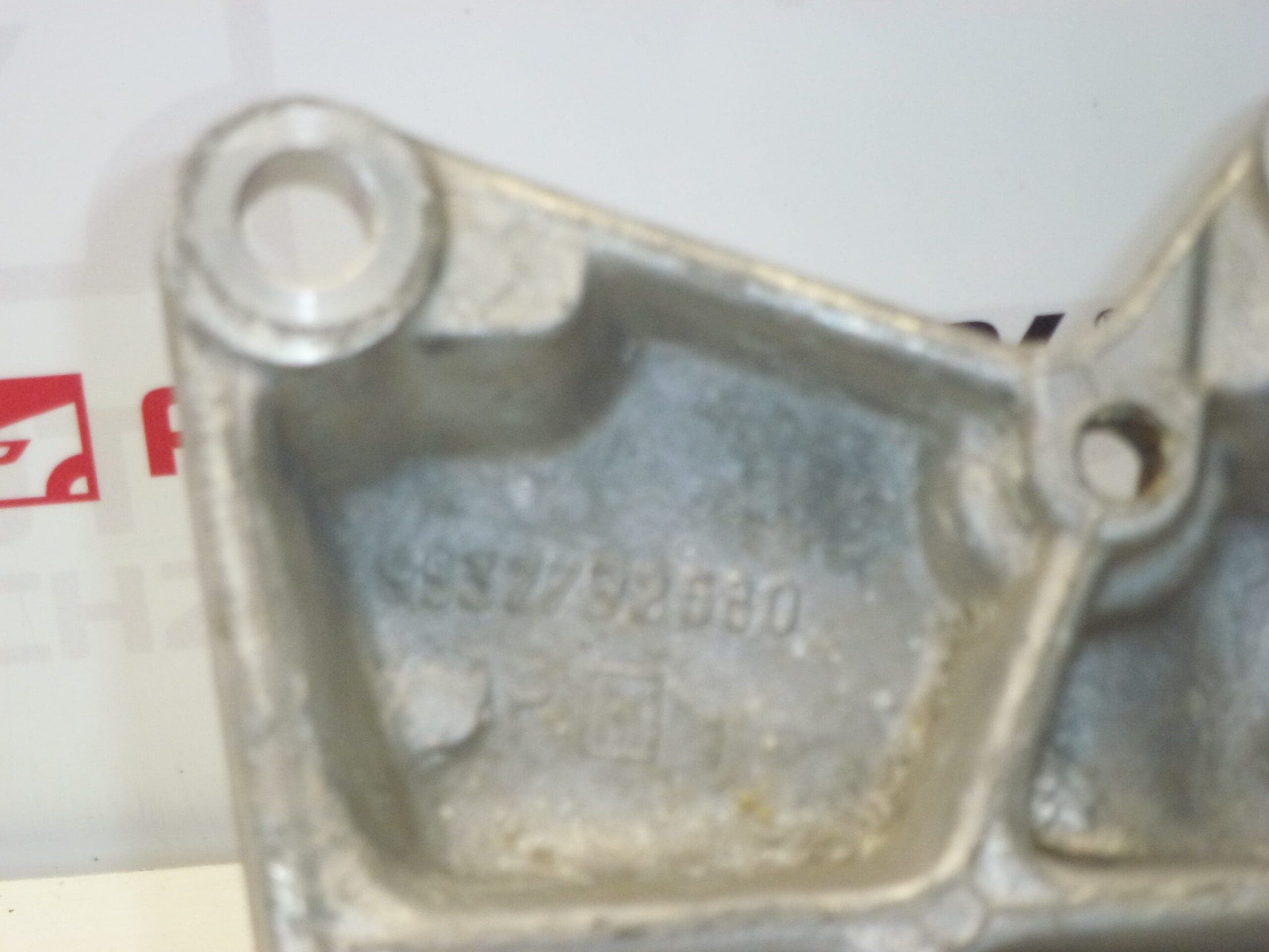 Uchwyt półosi 1.8 16V 2.0 16V Citroën Peugeot 9637792680 1807J2