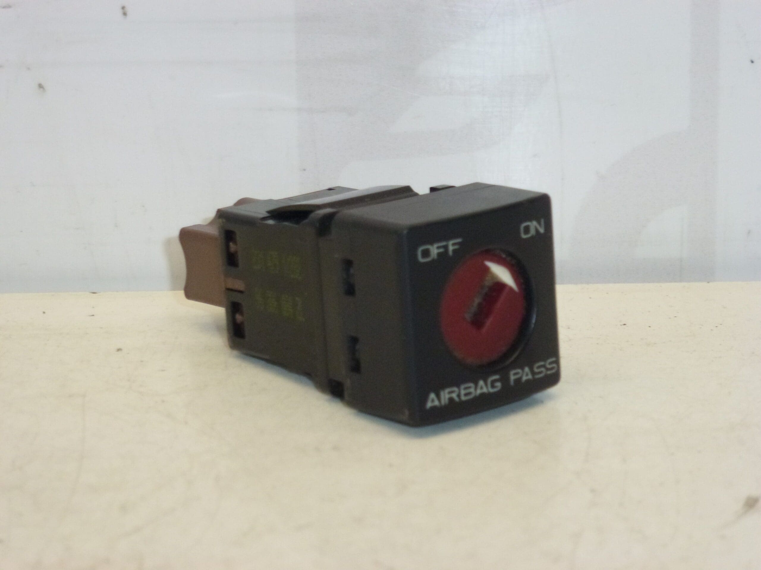 Przełącznik poduszki powietrznej pasażera Citroën Peugeot 96386084ZL