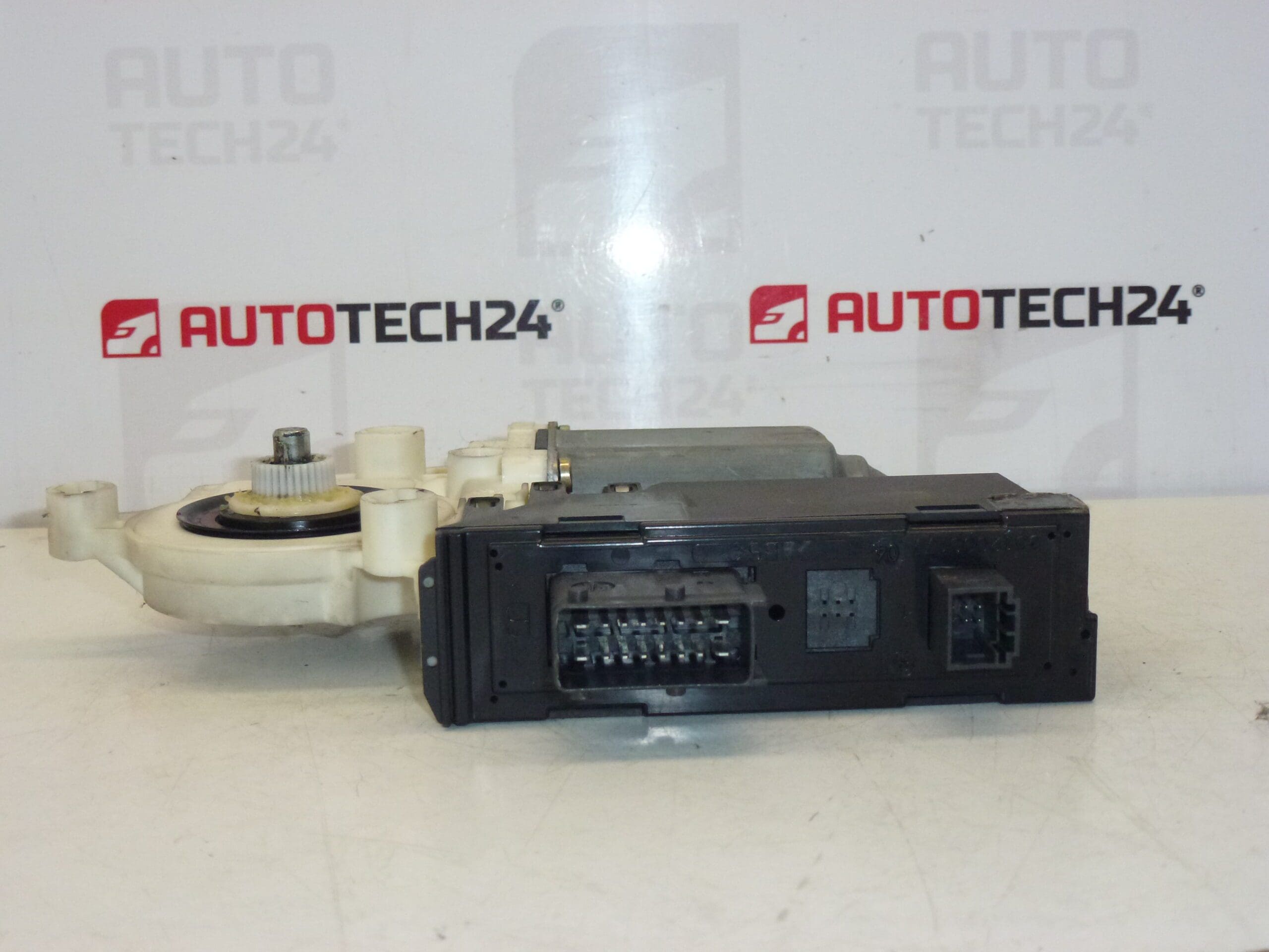 Citroën Peugeot Silnik nawijania lewej przedniej szyby 1488724080 9221V2