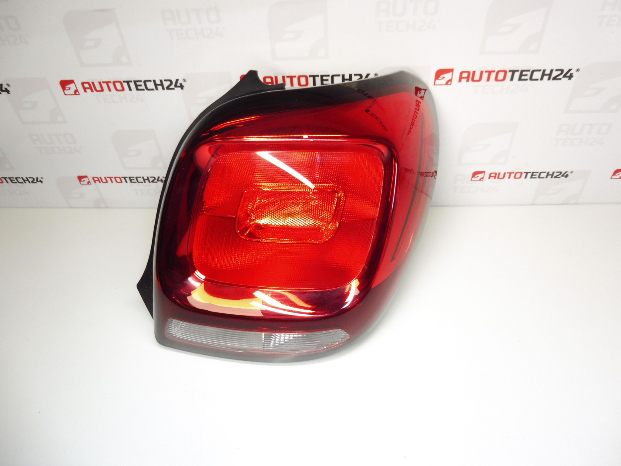 Lampa tylna prawa Citroën C1 II 81550-0H152 B001031380