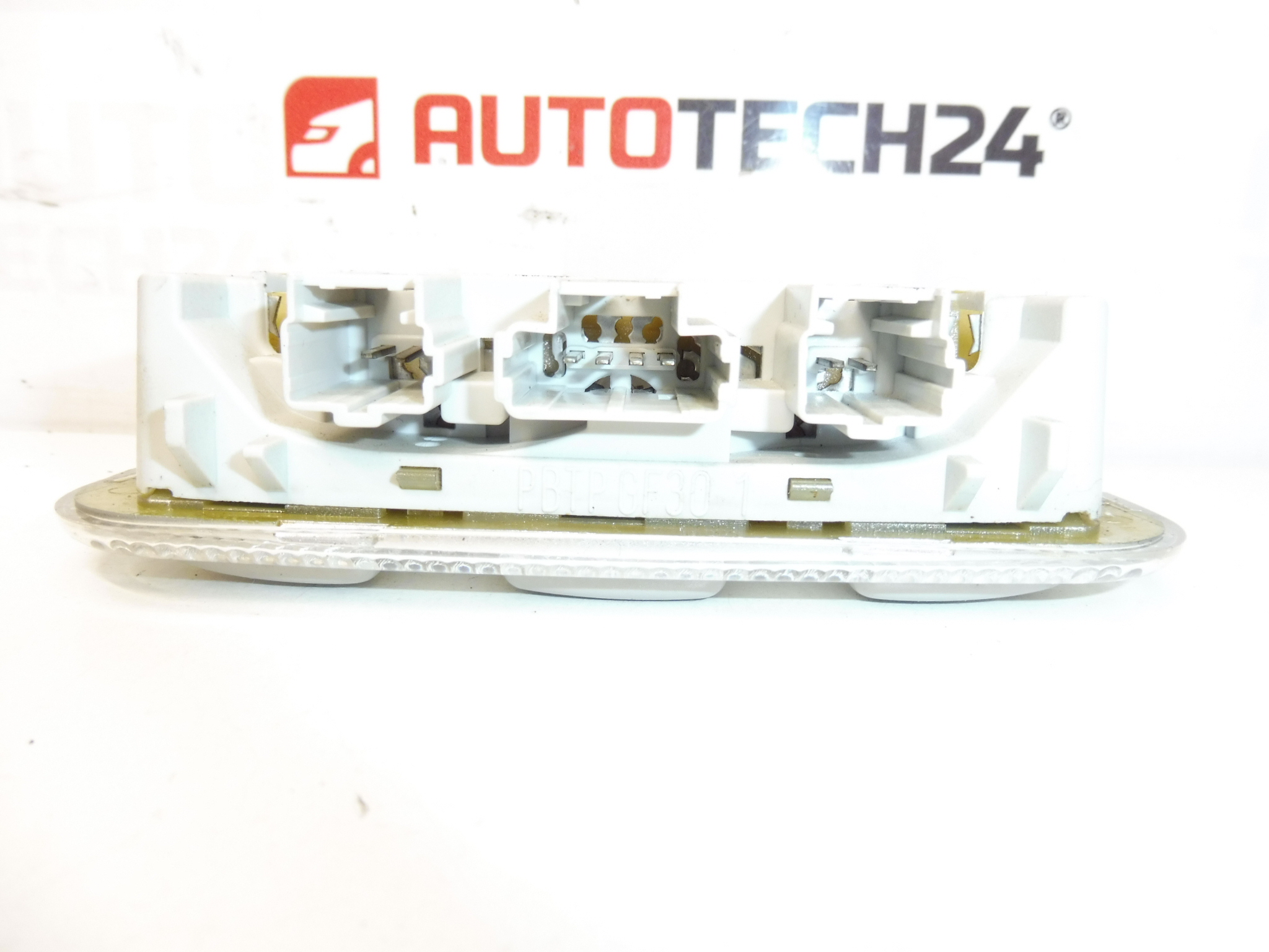 Oświetlenie wnętrza Citroën Peugeot 6362N2