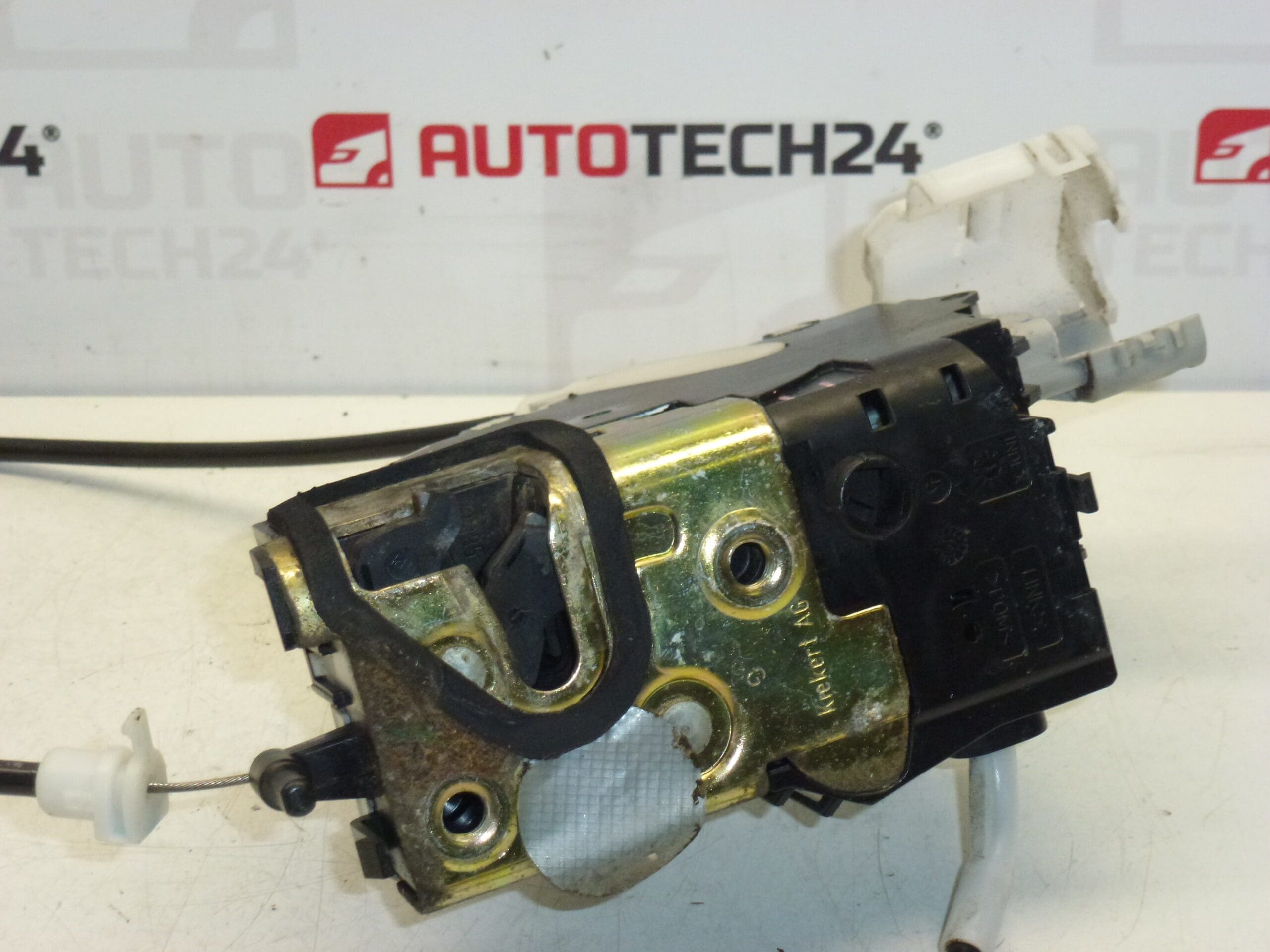 Zamek drzwi tylnych lewych Peugeot 407 9659854380 9137K9