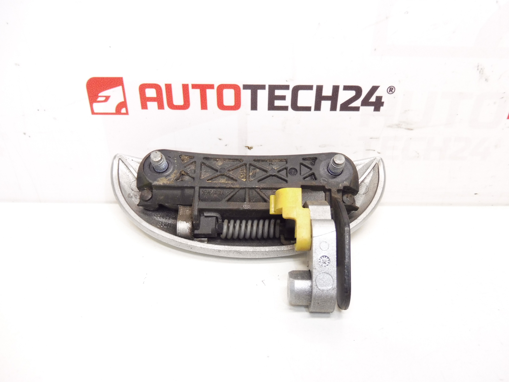 Klamka drzwi przednich lewych KTB Citroën C1 Peugeot 107 9101AK