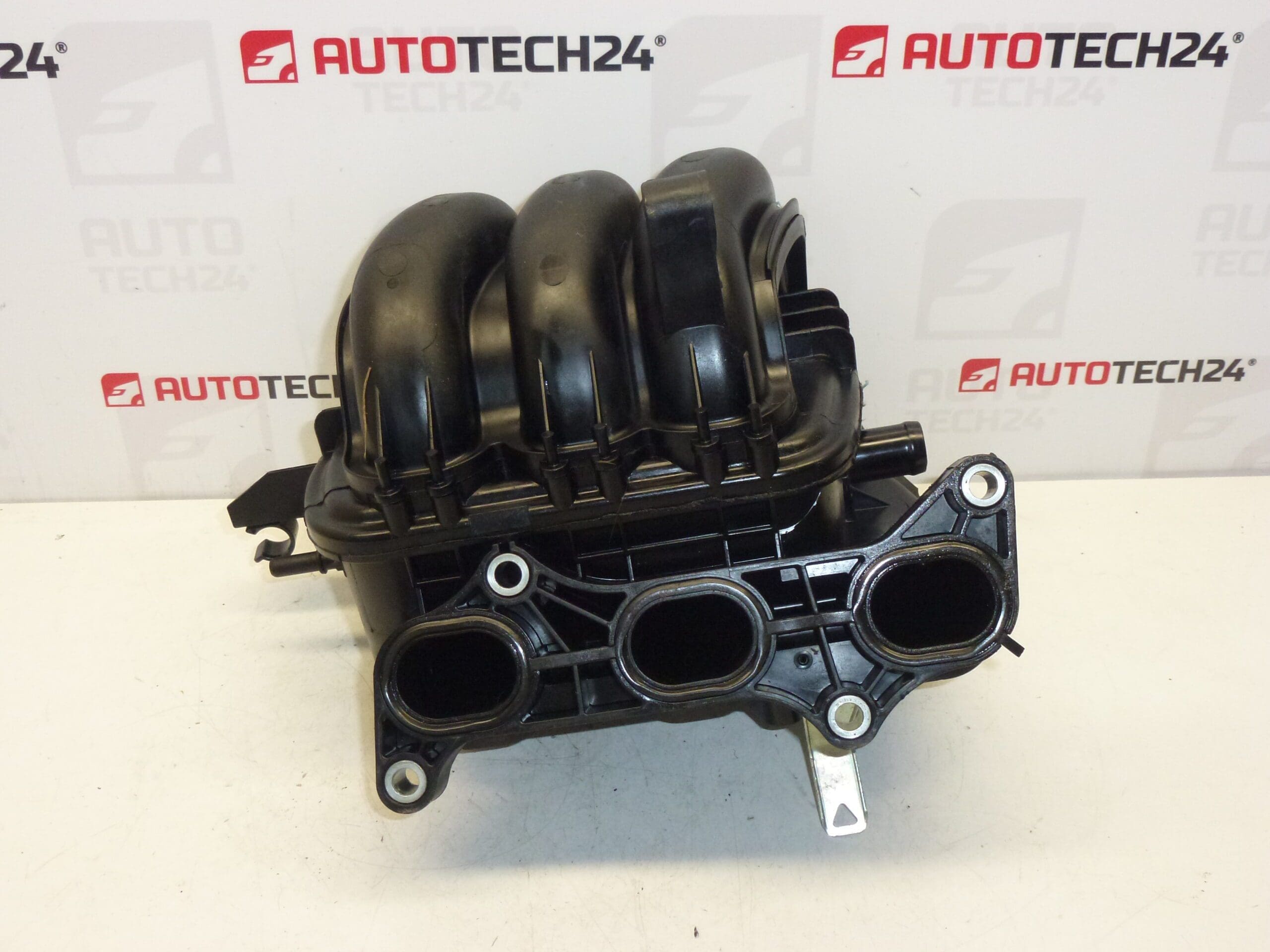 Wlot powietrza 1.0 1KR Citroën Peugeot 0361Q8 1606496980