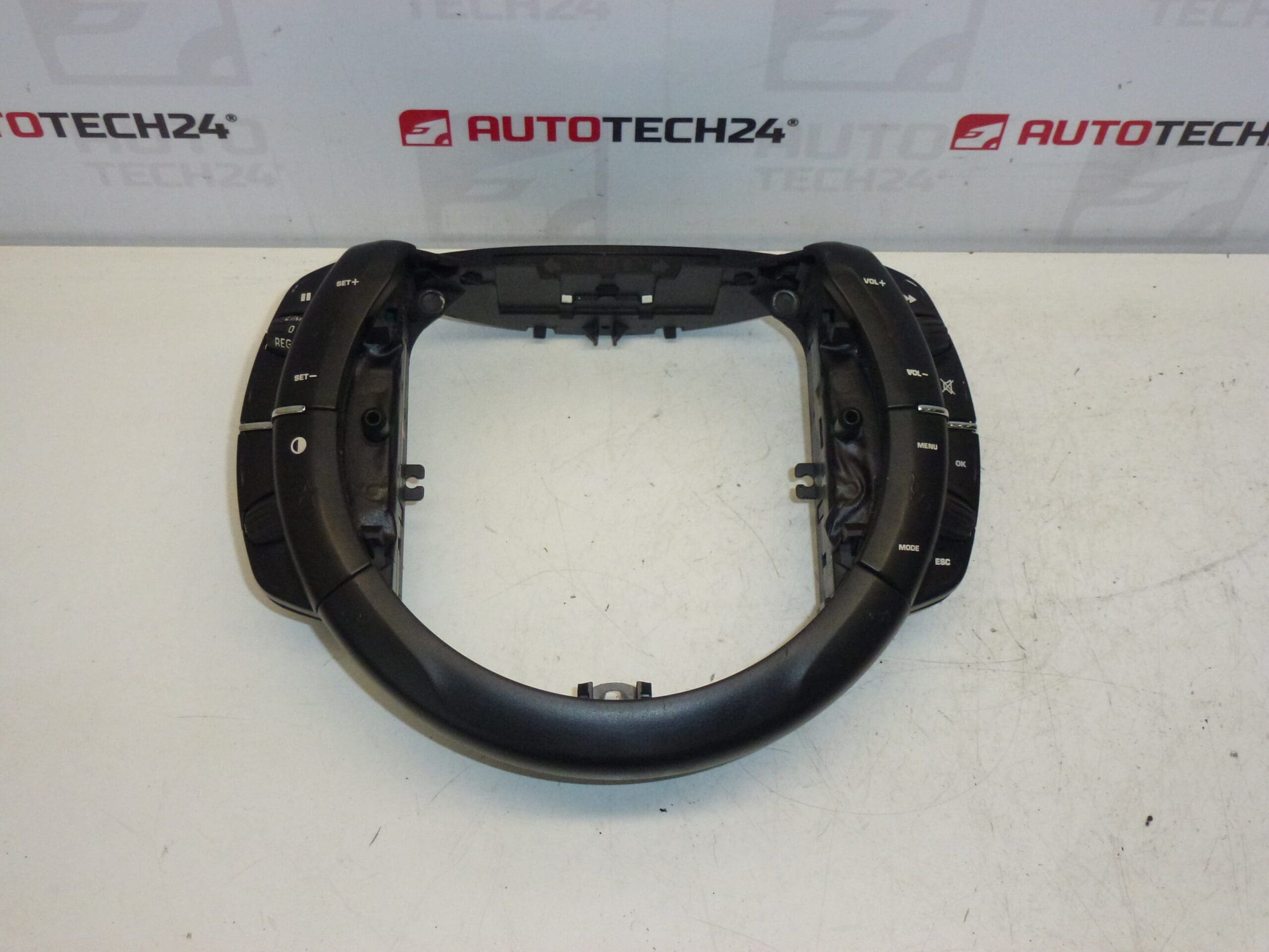 Sterowanie na kierownicy Citroën C4 96584228XT