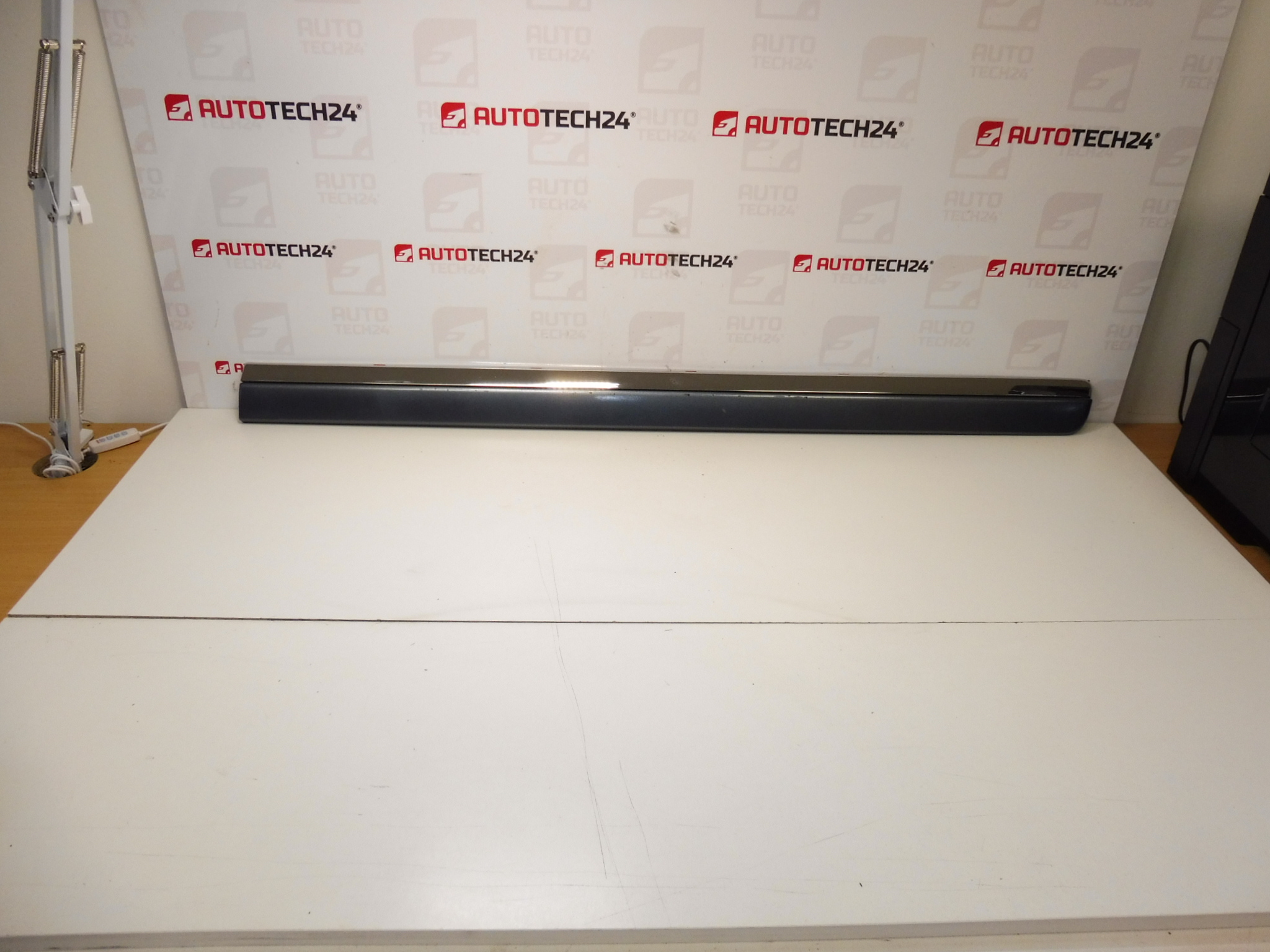 Listwa Drzwi Przednie Prawe Citroen C8 Peugeot 807 EYZW 1401028477 8545GJ