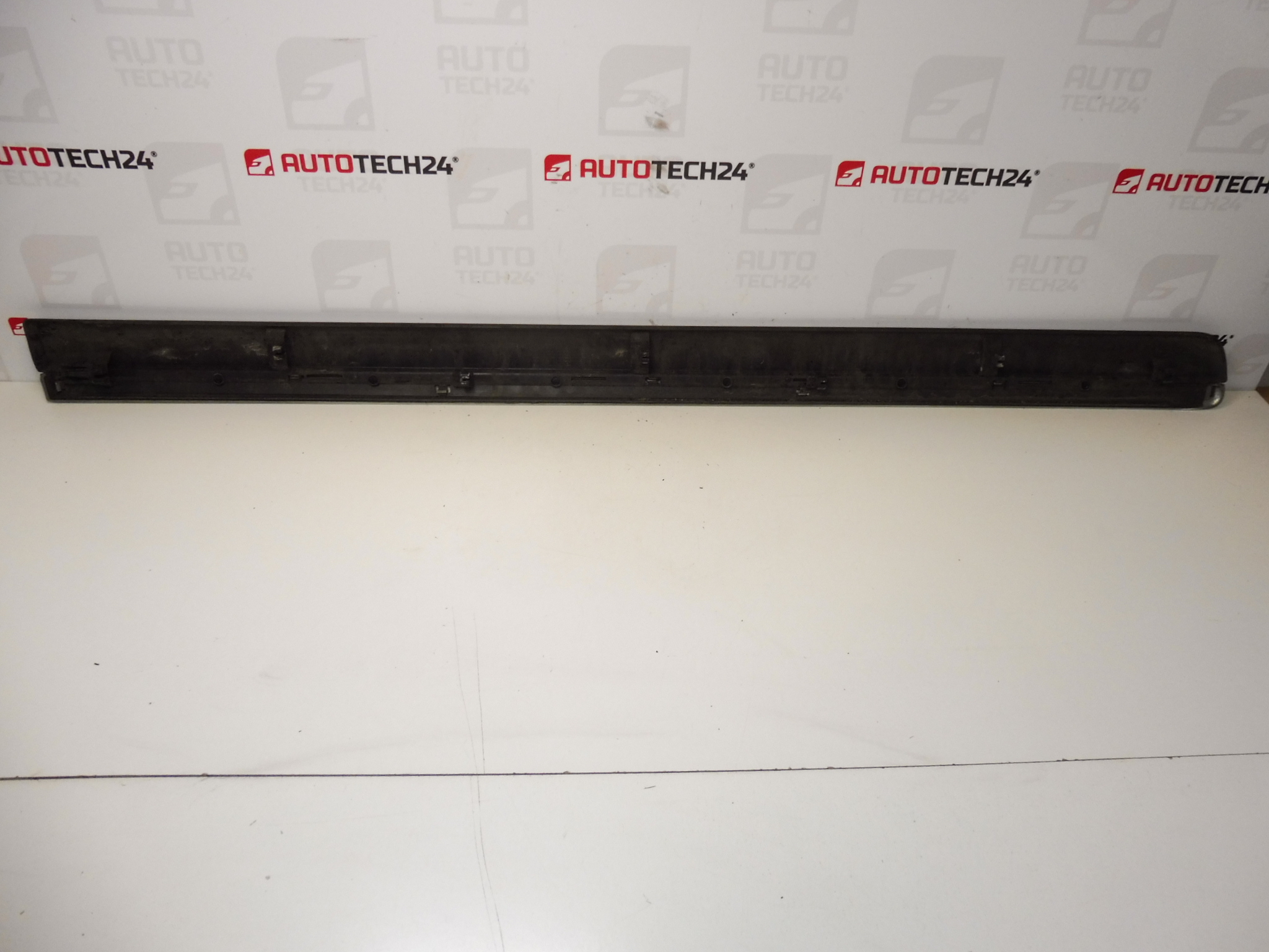 Listwa Drzwi Przednie Prawe Citroen C8 Peugeot 807 EYZW 1401028477 8545GJ