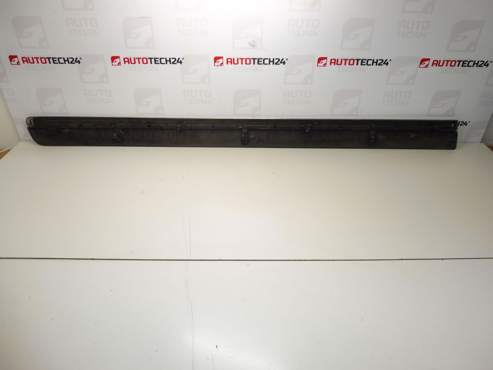 Listwa drzwi tylnych lewych Citroen C8 Peugeot 807 EZW 1401029977 8546W2