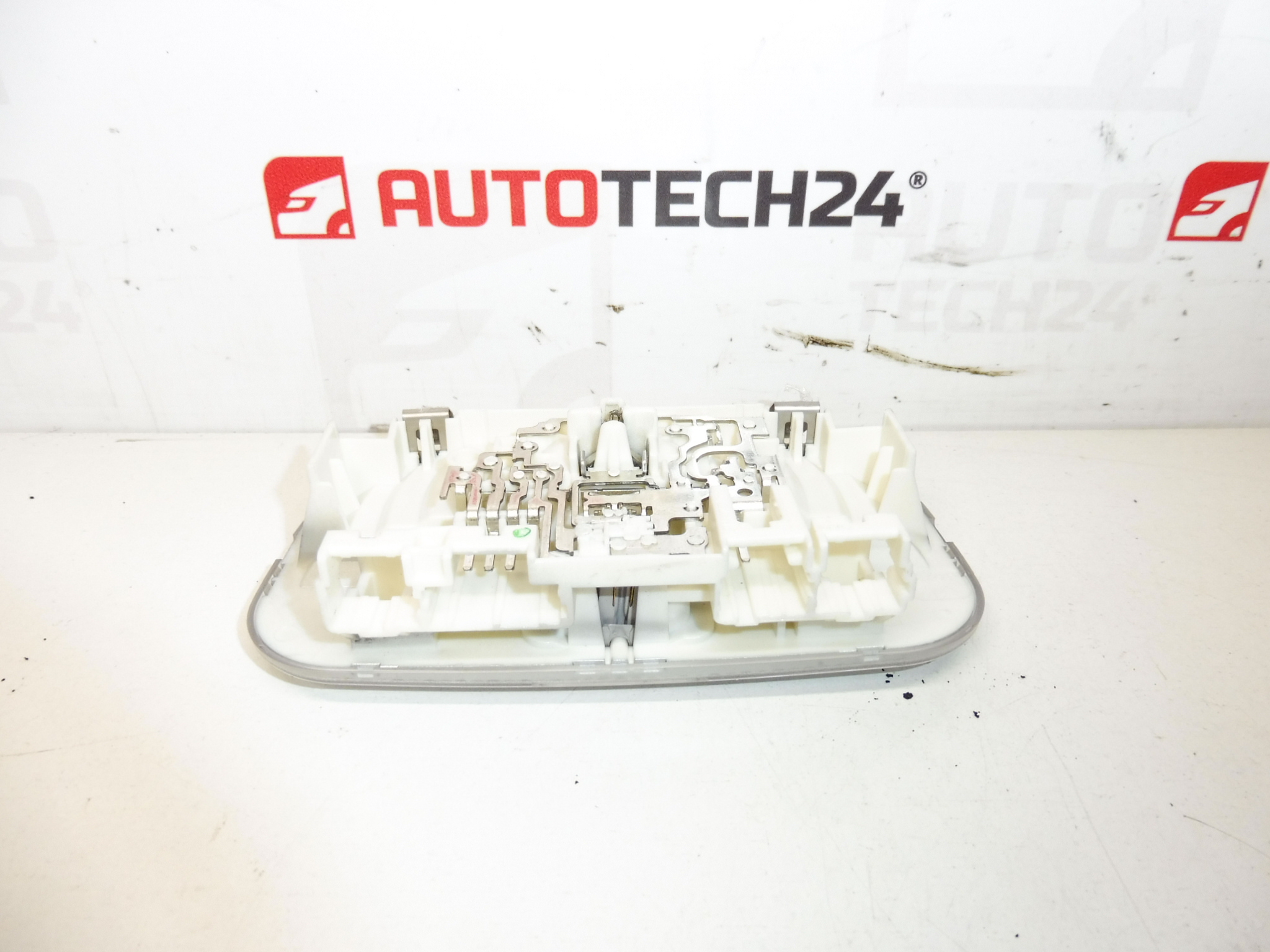 Lampa sufitowa przednia Citroën Peugeot 9652262180 6362T9