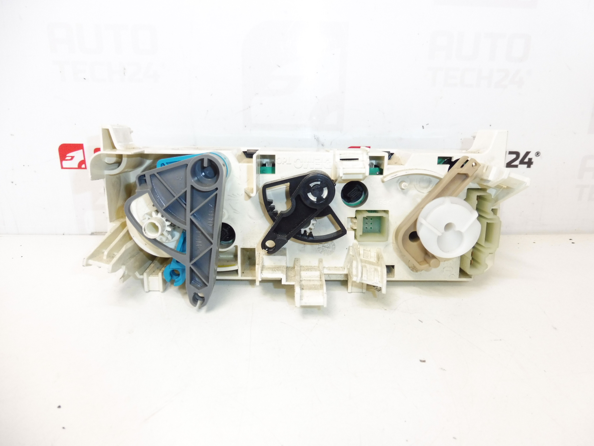 Sterowanie nagrzewnicą Citroën Berlingo Peugeot Partner 030808E 6451NL