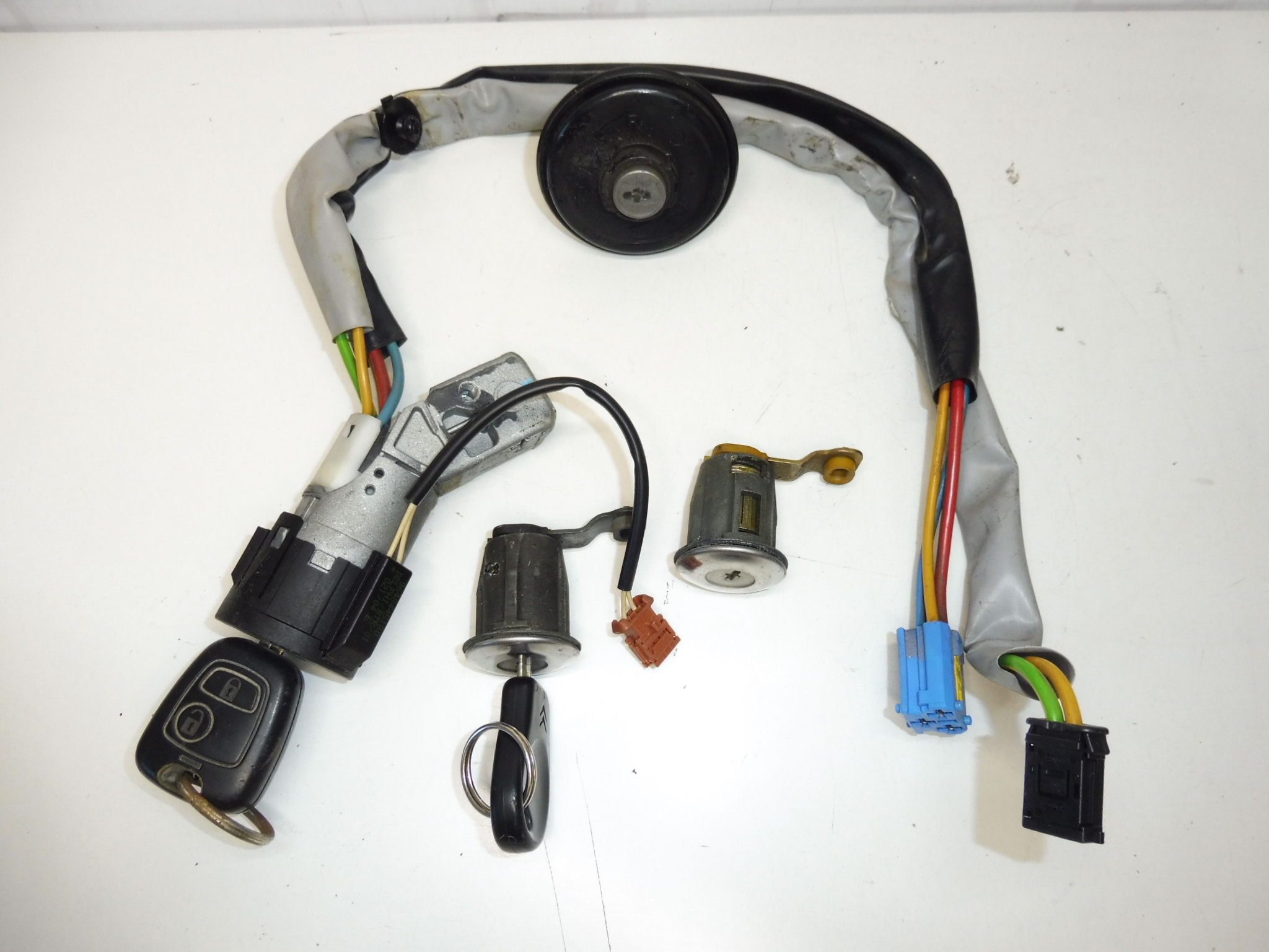 Zestaw 2 kluczyków i zamków Citroën Berlingo II 4162CF 4162CH