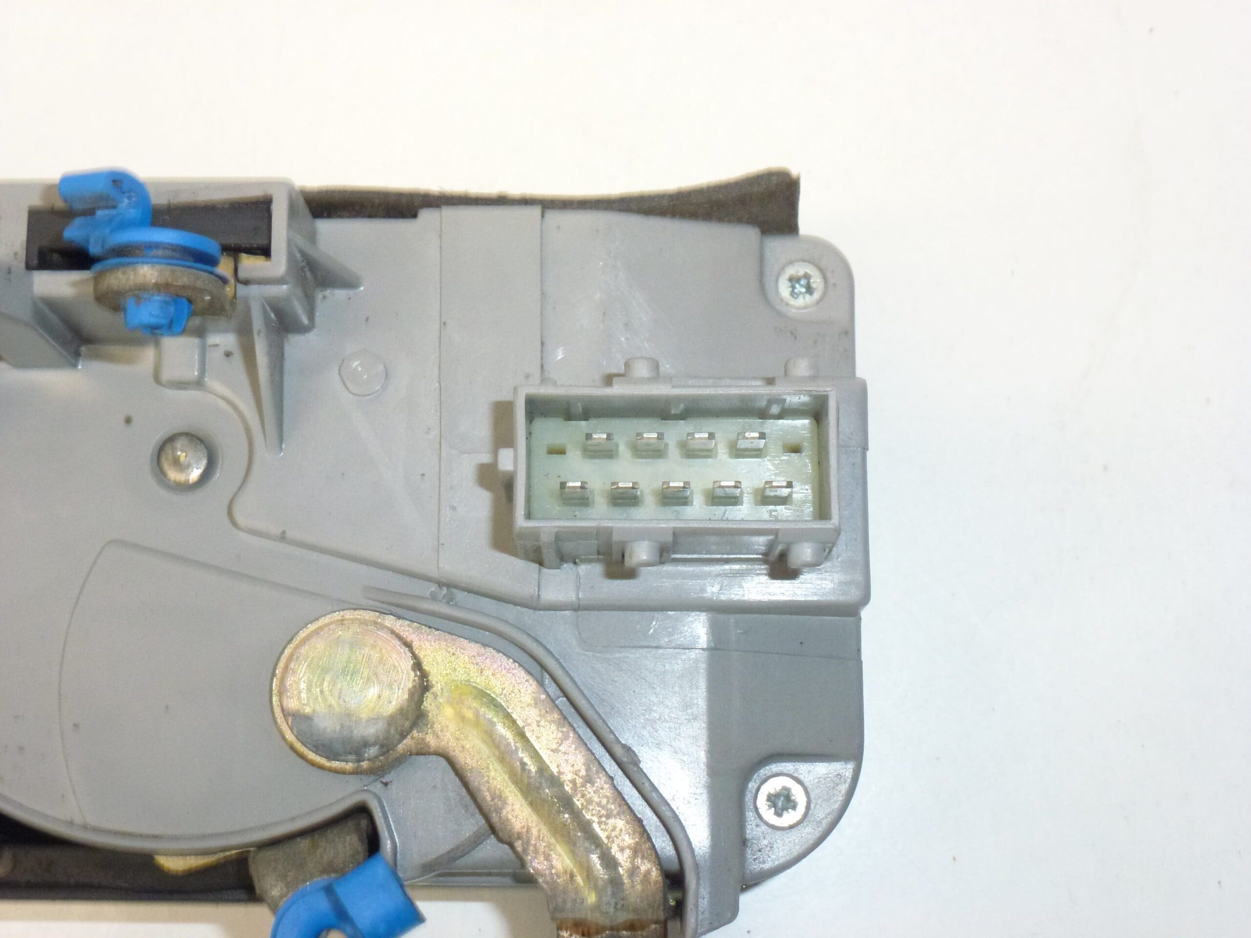 Zamek drzwi przednich lewych Citroën Peugeot 9135H8 II