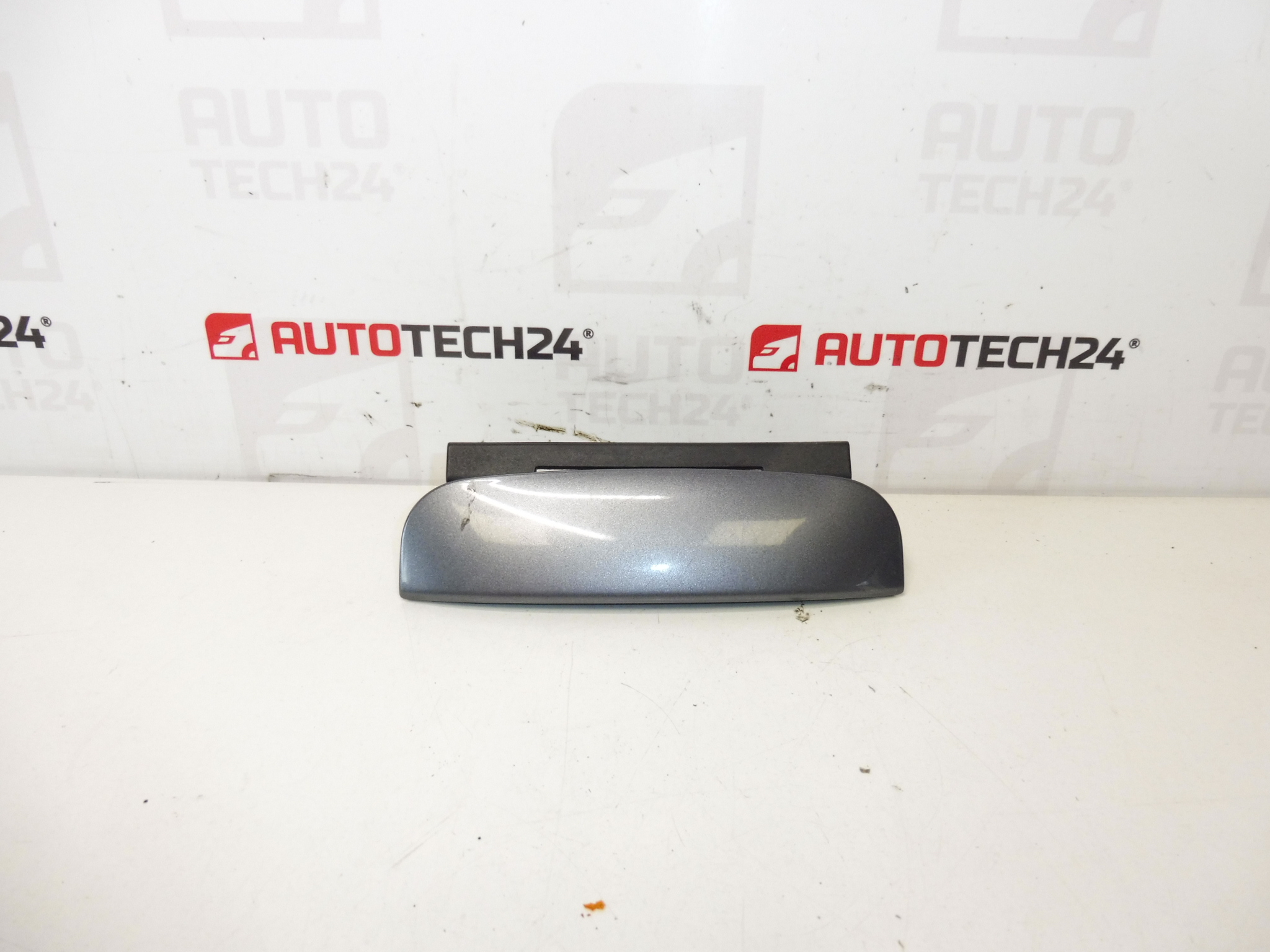Klamka tylnej klapy szara metalik EYTC Citroën C4 C5 II 9649858777 8726Q8