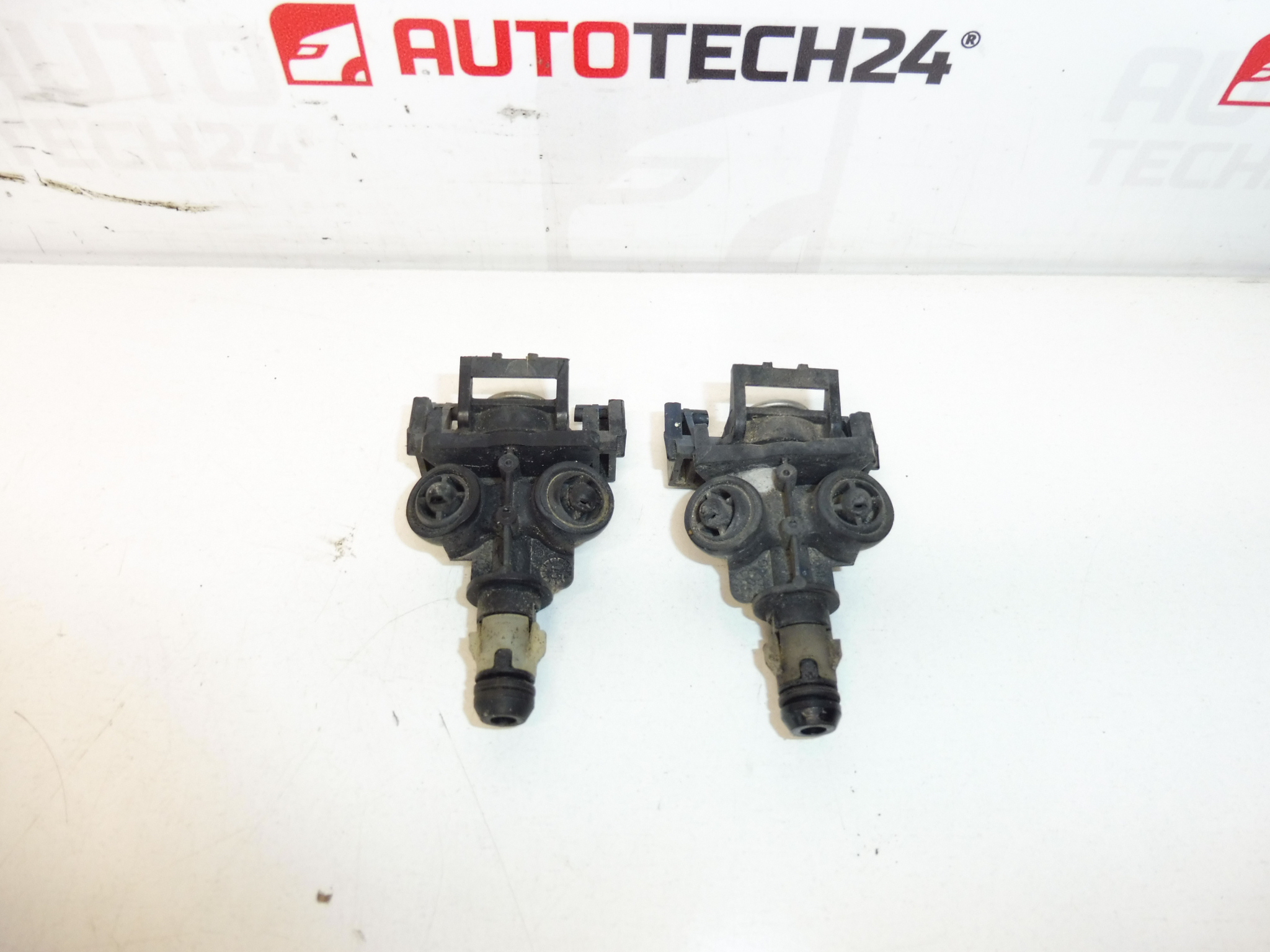 Dysze spryskiwaczy reflektorów Citroën C5 II 6438P5 6438P6